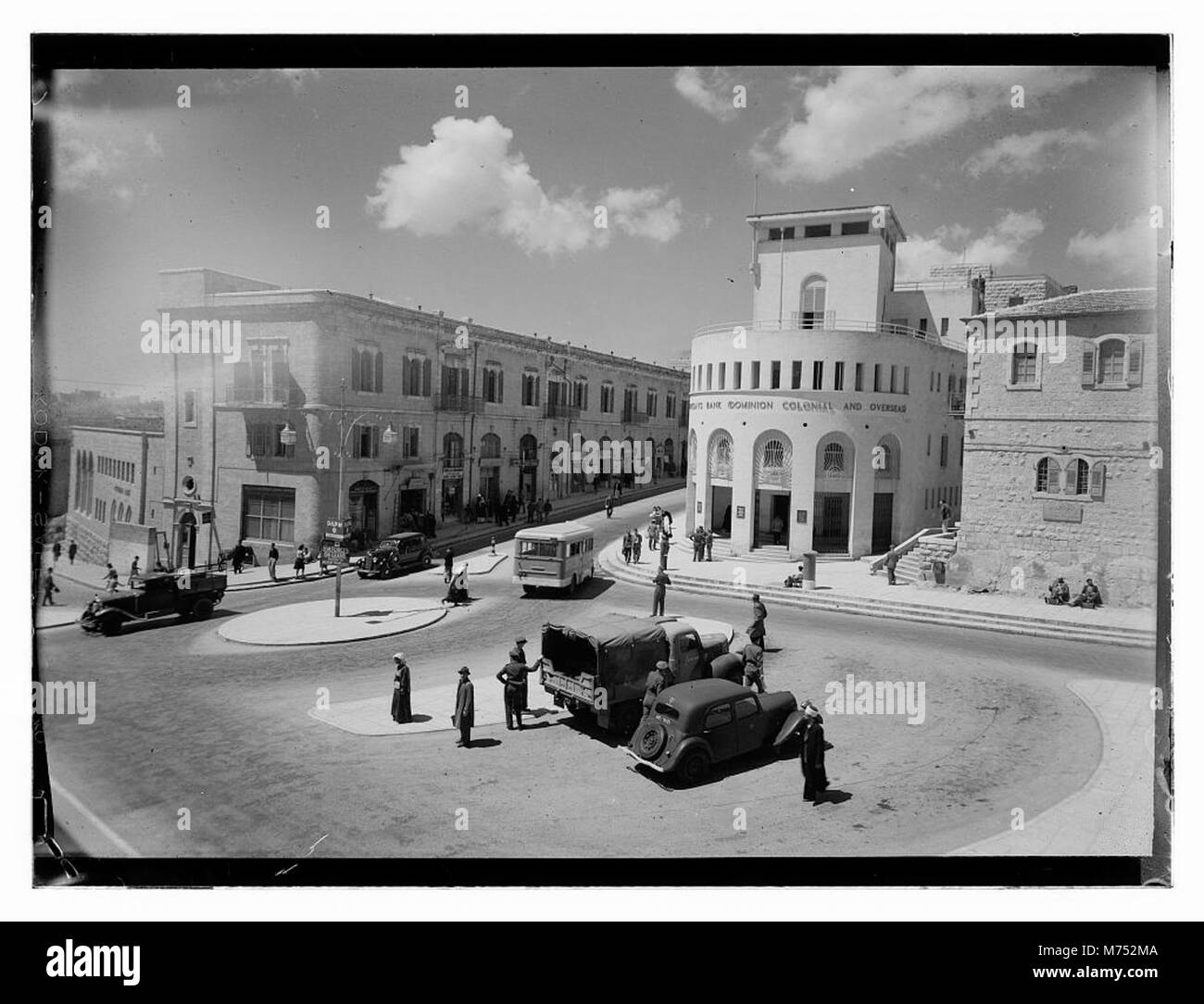 Questa immagine raffigura la città nuova di Gerusalemme, che mostra il suo sviluppo moderno e la sua crescita durante l'inizio del XX secolo. Foto Stock