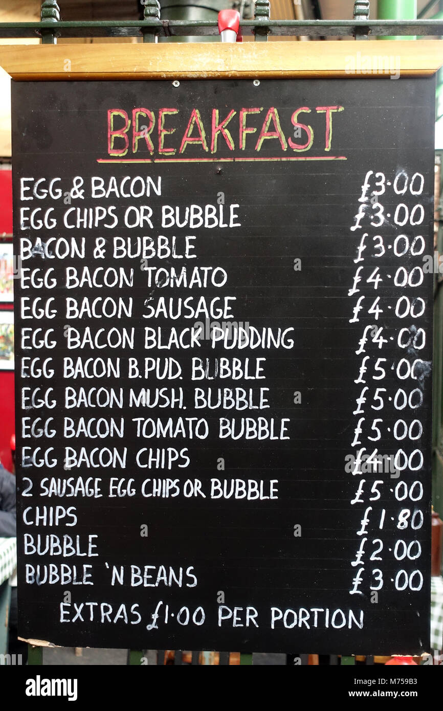 Il bacon a colazione? Vista di un menù per la prima colazione con outs di bacon. Foto Stock