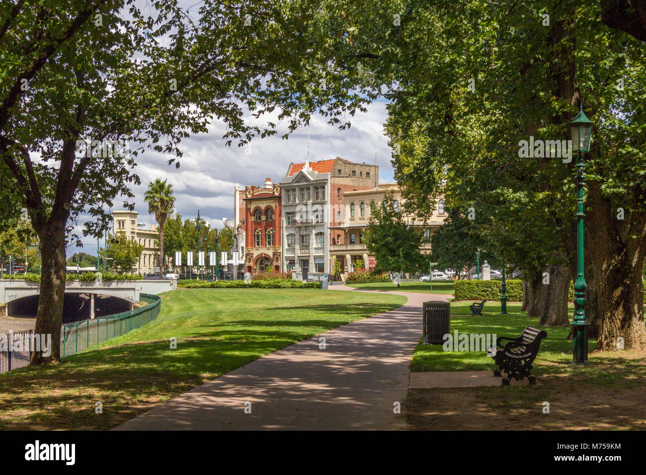 Edifici storici da Queens Gardens, Rosalind Park, Bendigo, Victoria, Australia Foto Stock