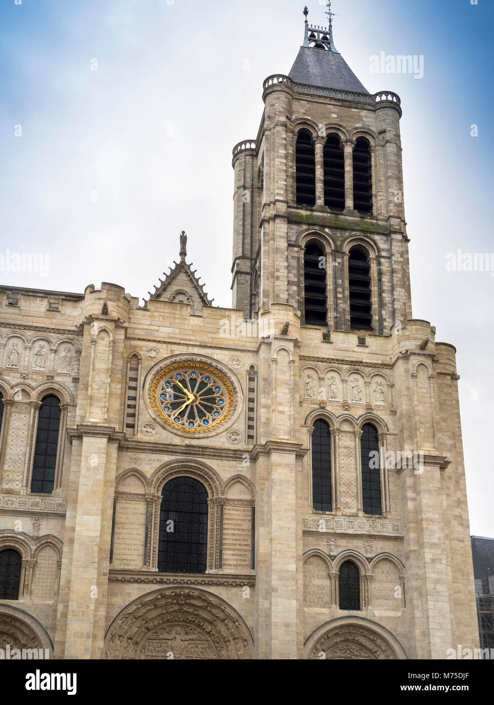Facciata della basilica di Saint-Denis, Ile de France, Francia Foto Stock