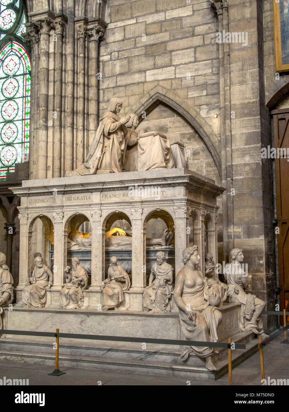 Basilica di Saint-Denis. Statua reclinata, Necropoli del Re di Francia, Ile de France,Tomba di Luigi XII di Francia e di Anna di Bretagna Foto Stock