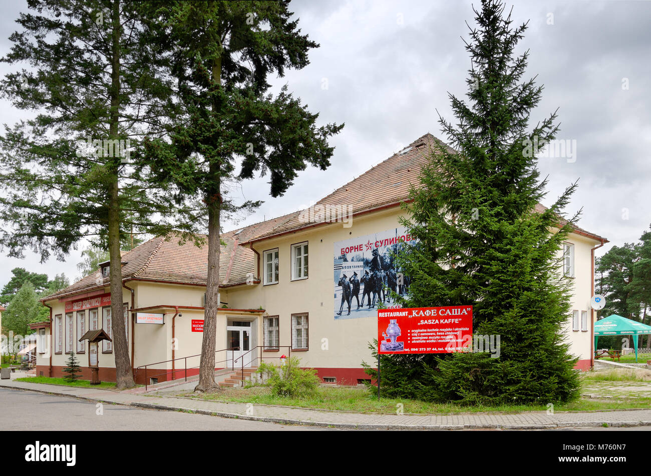 Ex ufficiali della Wehrmacht' mensa, attualmente ristorante russo "asha'. Borne Sulinowo (ger: Gross Nato), una città militare (1938) della Wehrmacht artill Foto Stock