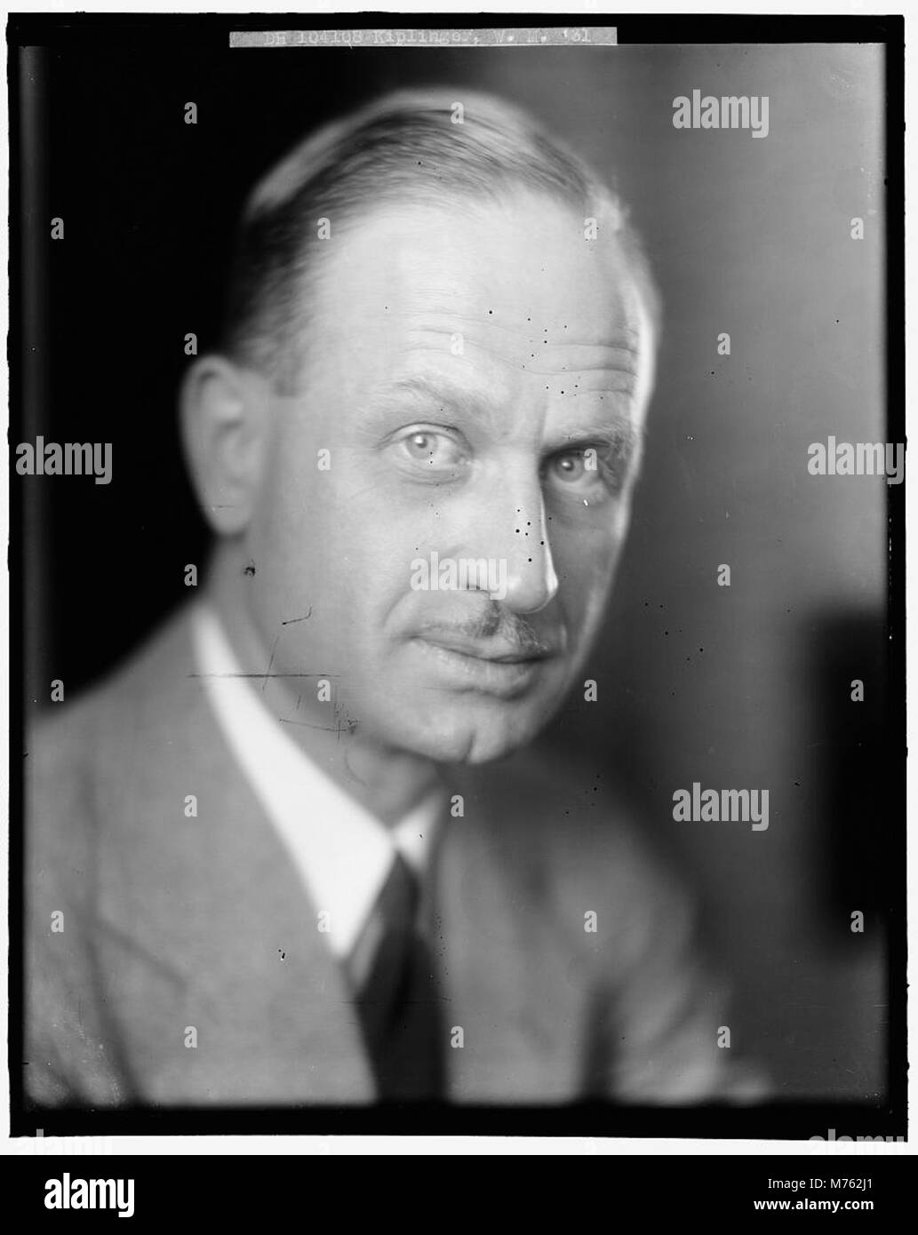 Quest'immagine raffigura W.M. Kiplinger, una figura importante nota per i suoi contributi in economia e finanza, che fornisce uno sguardo alla sua carriera e alla sua vita pubblica. Foto Stock