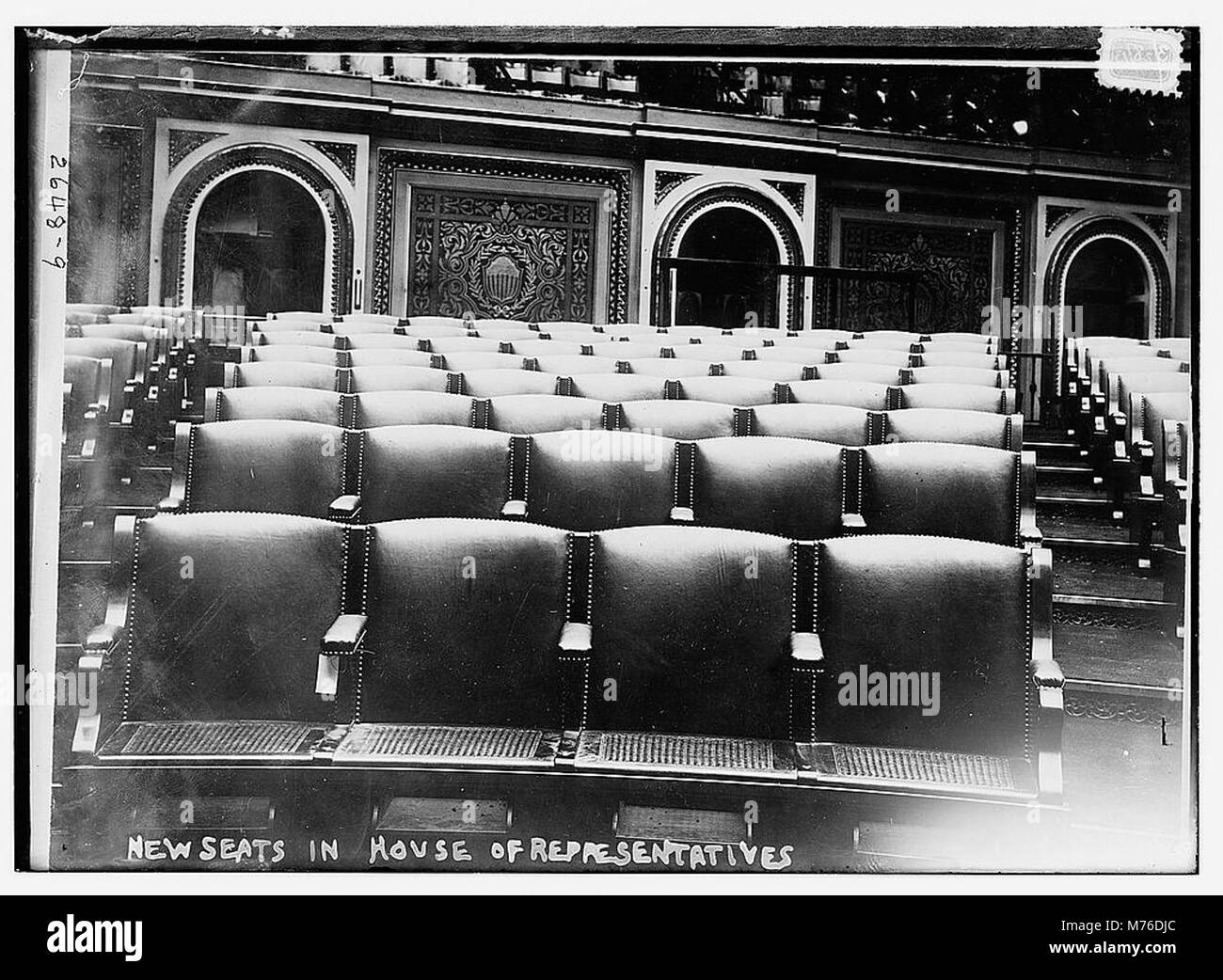 Un'immagine della nuova disposizione dei posti a sedere nella camera dei rappresentanti degli Stati Uniti, raffigurante i cambiamenti nella camera legislativa. La fotografia cattura l'interno del Campidoglio. Foto Stock Un'immagine della nuova disposizione dei posti a sedere nella camera dei rappresentanti degli Stati Uniti, raffigurante i cambiamenti nella camera legislativa. La fotografia cattura l'interno del Campidoglio. Foto Stock