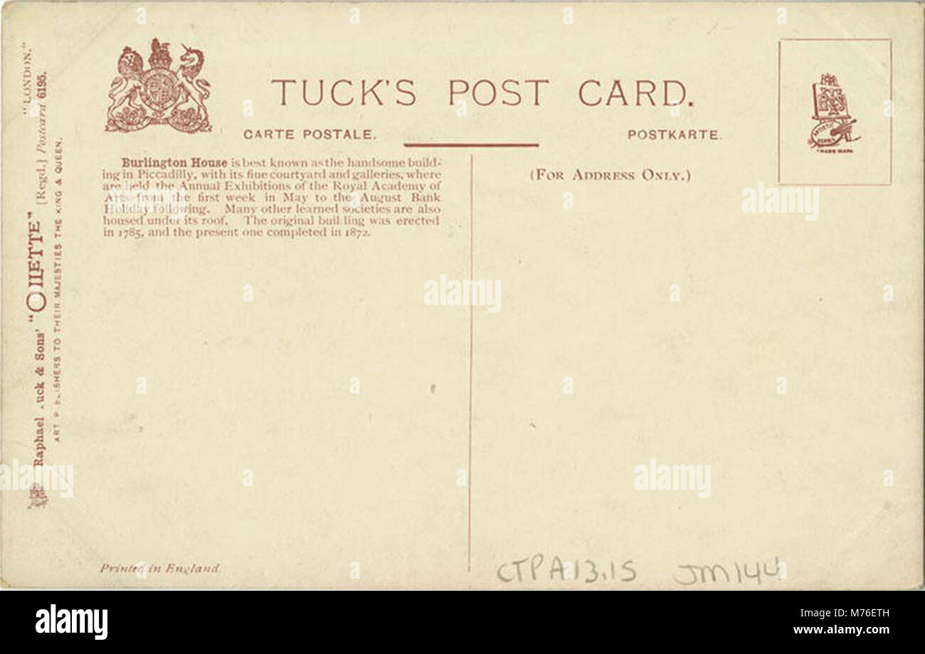 Un'immagine da cartolina d'epoca che mostra un carro turistico trainato da cavalli alla Burlington House di Londra, accompagnata da una pubblicità per le cartoline di Tuck. Foto Stock
