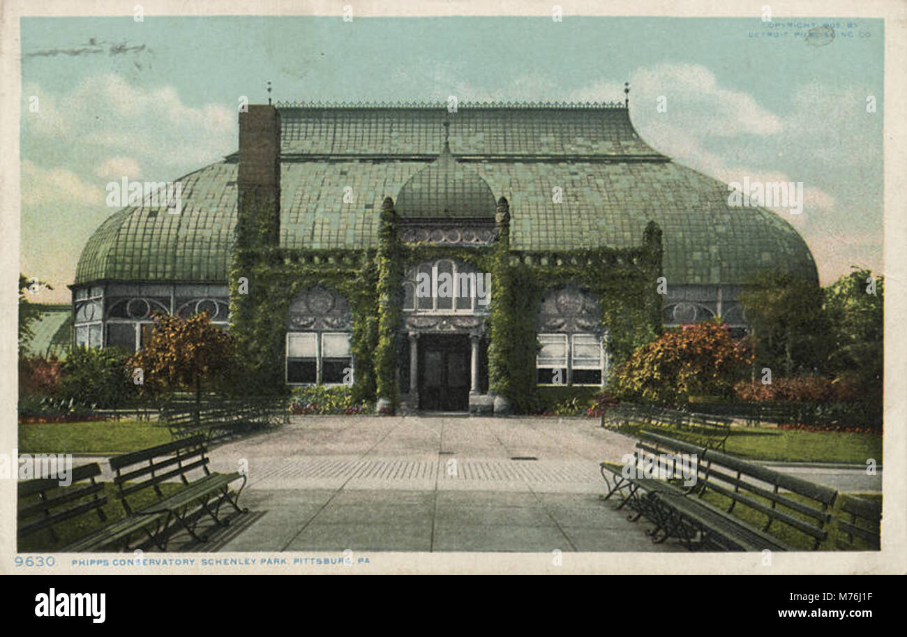 Il Phipps Conservatory, situato a Schenley Park, Pittsburgh, è un rinomato giardino botanico. La serra ospita una varietà di piante e fiori, offrendo un ambiente tranquillo per i visitatori. Foto Stock