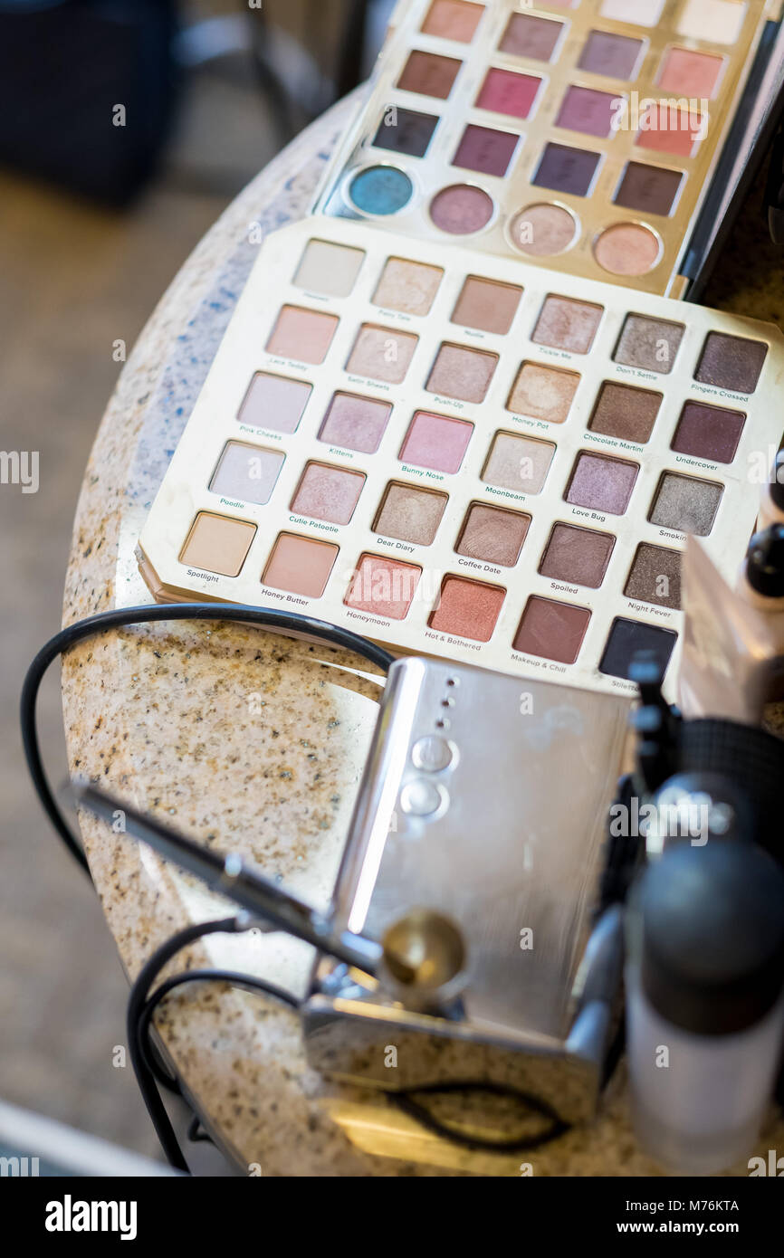 Il trucco per matrimoni diventando pronto Foto Stock