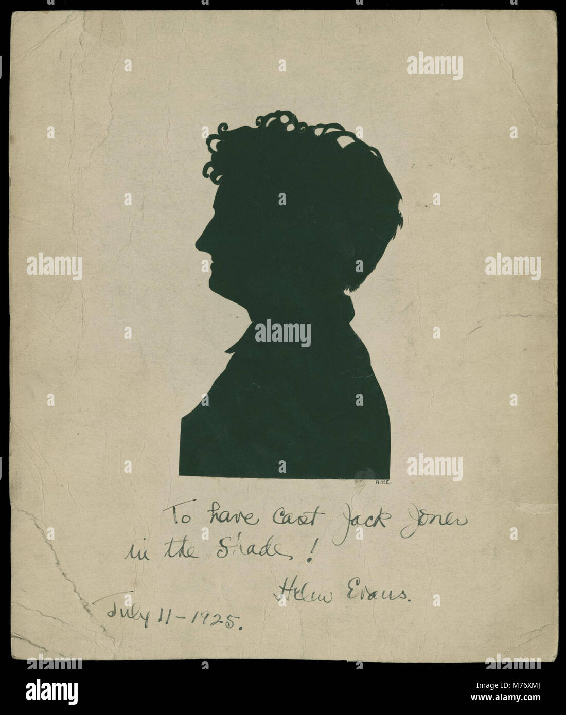 Un'opera di silhouette creata da Helen Evans l'11 luglio 1925. Catalogata sotto NBY 1004, l'opera d'arte cattura il profilo di un soggetto, sottolineando il contrasto tra luce e buio. Foto Stock