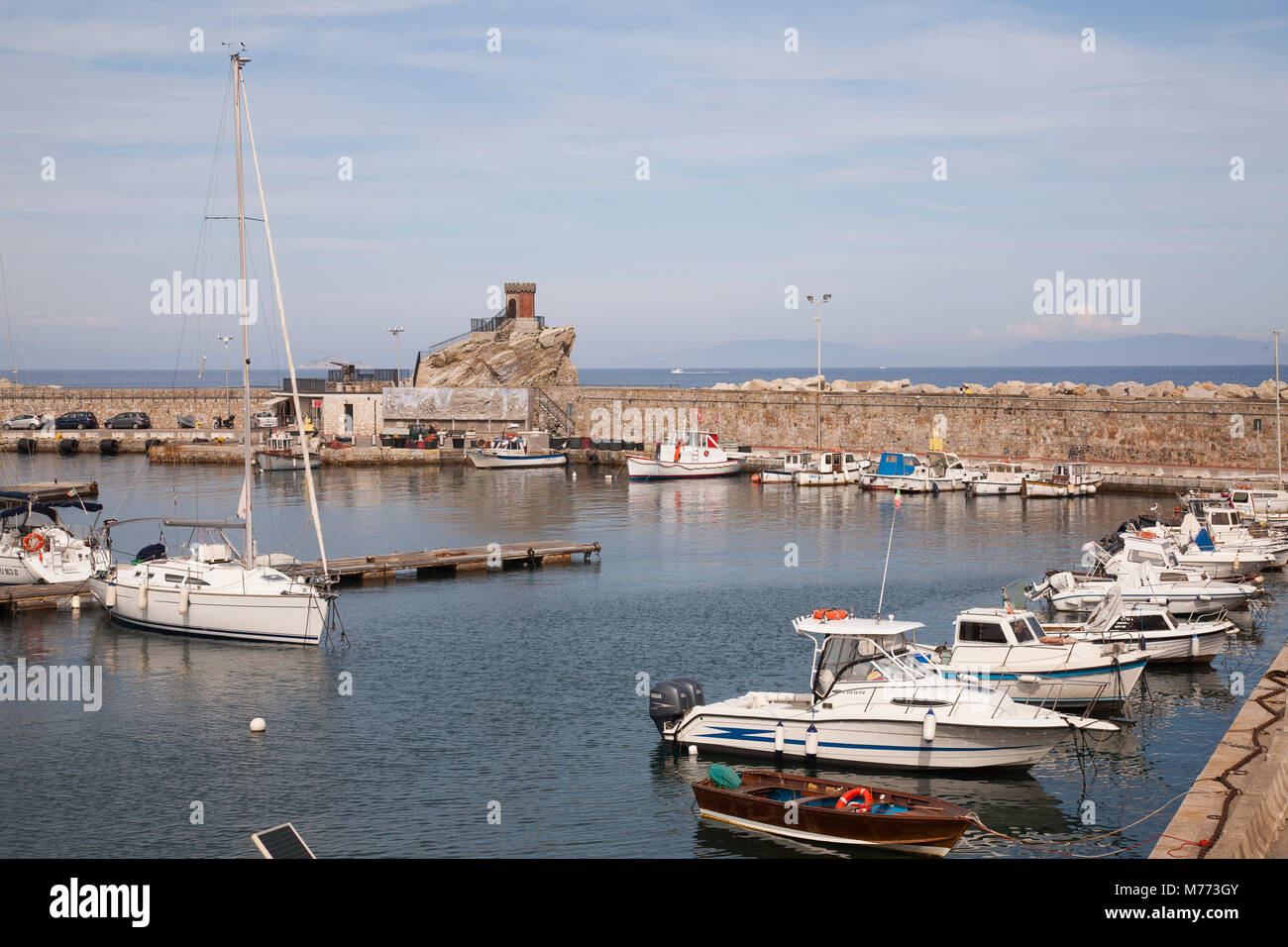 Porto turistico, Rio Marina, Isola d'Elba, Toscana, Italia, Europa Foto Stock