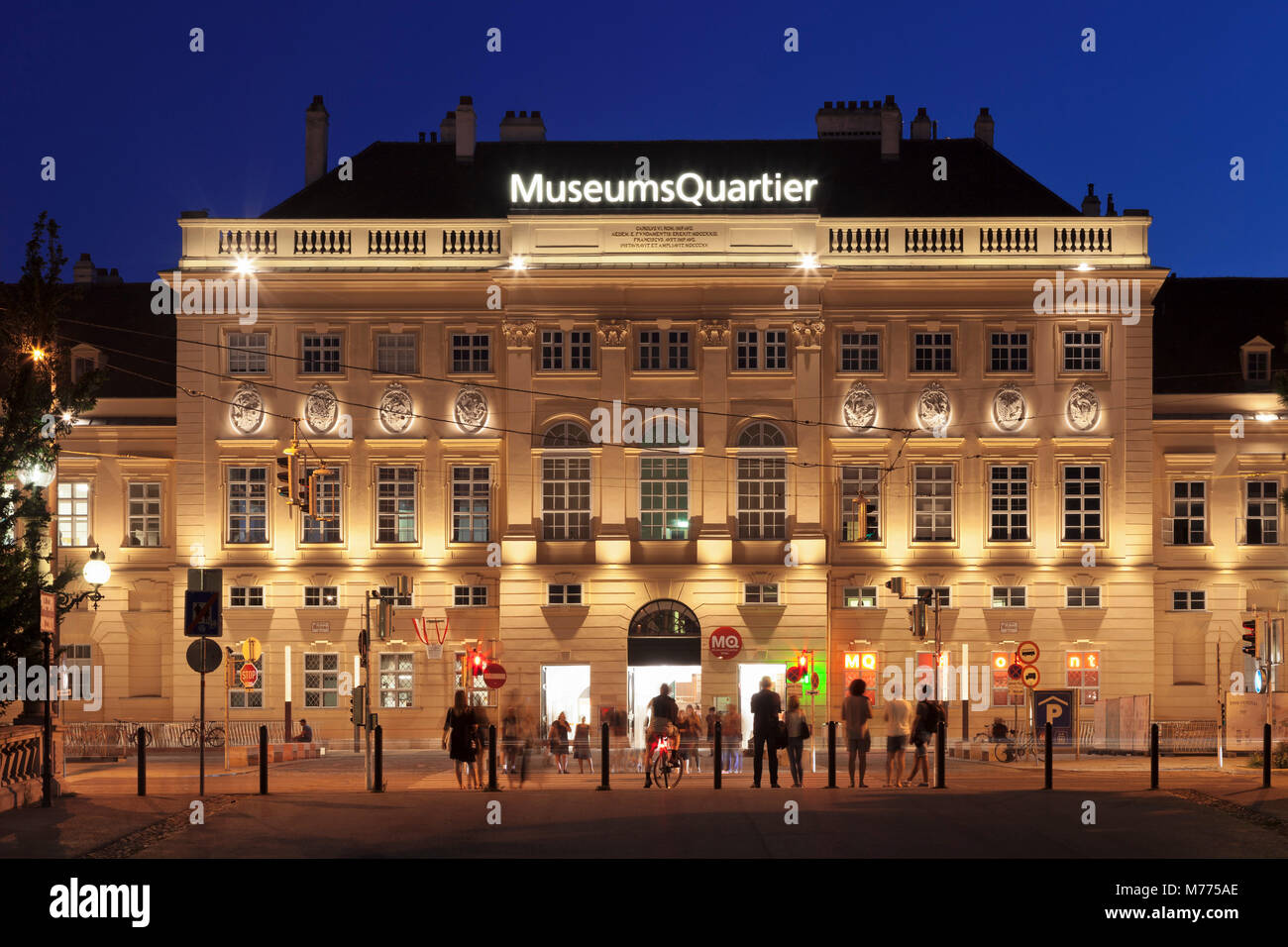 Ingresso principale, MuseumsQuartier, Vienna, Austria, Europa Foto Stock