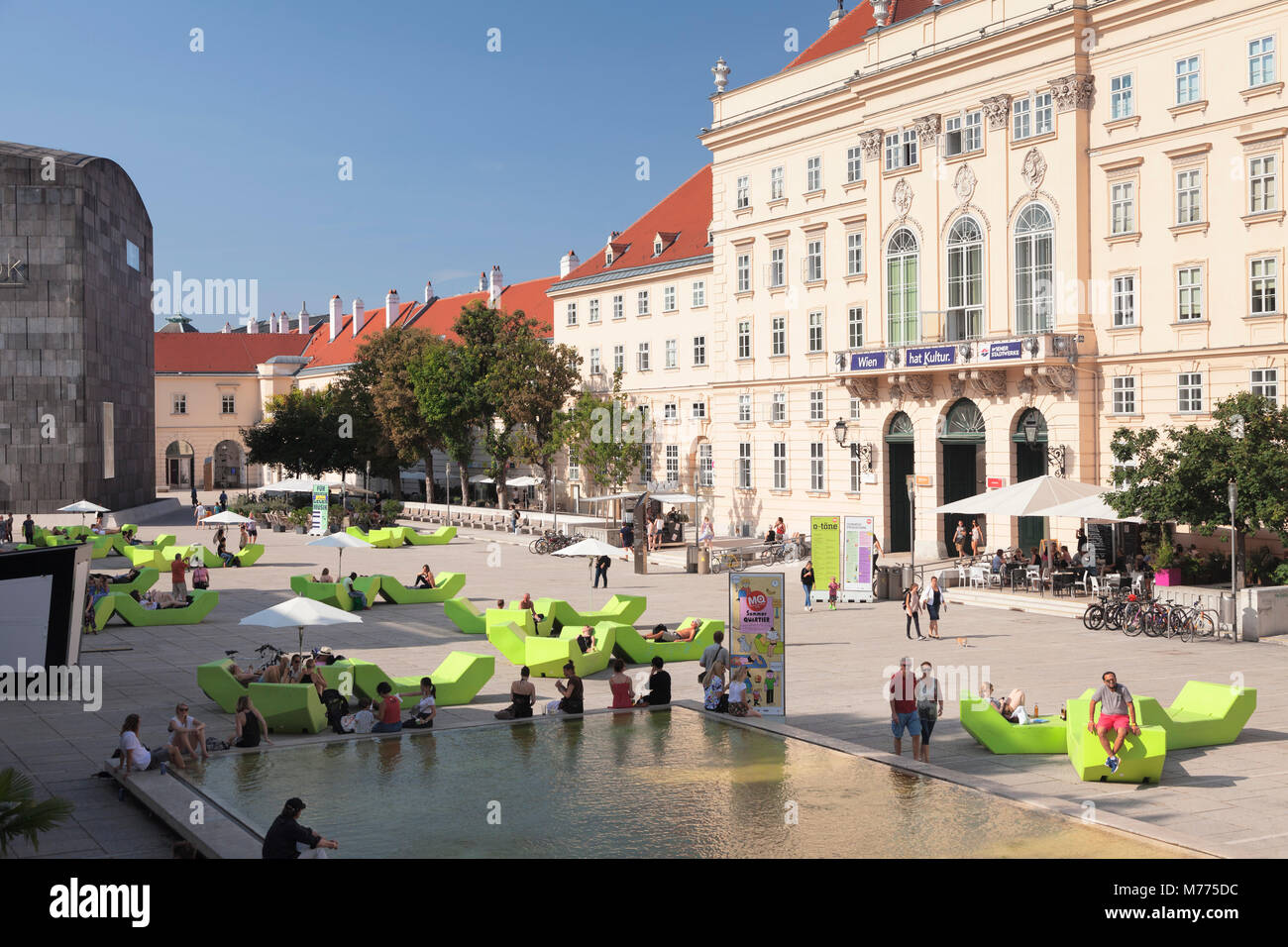 Il quartiere dei musei con il Museo di Arte Moderna Fondazione Ludwig (MUMOK), Vienna, Austria, Europa Foto Stock