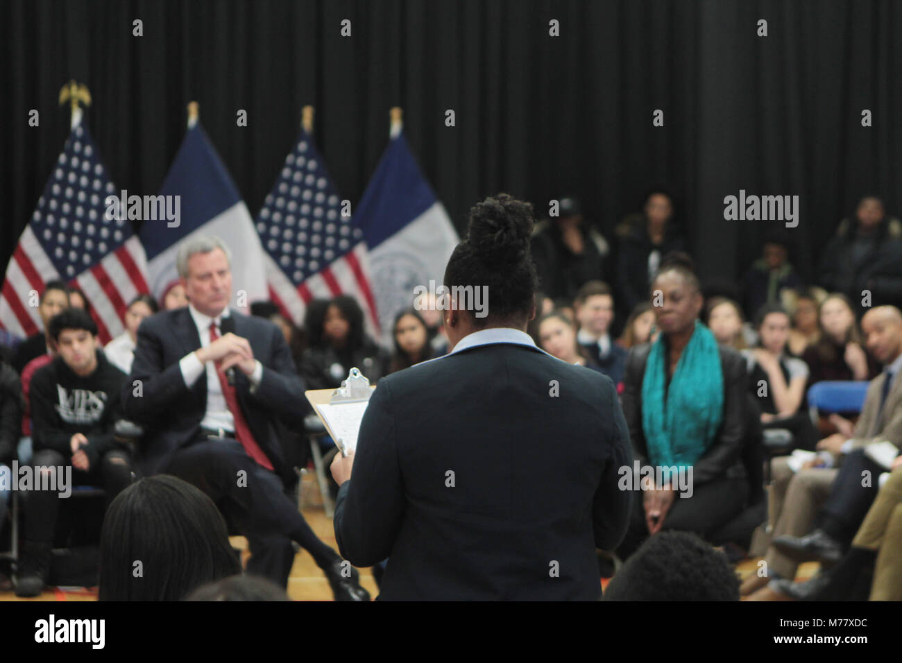 New York, NY, STATI UNITI D'AMERICA. 8 Mar, 2018. Sindaco di New York City Bill De Blasio e New York City First Lady Chirlane McCray di tenere un municipio incontro con la città di New York gli studenti delle scuole superiori sul tema della violenza pistola e protocolli di sicurezza in sostituzione della scuola di tiri che hanno afflitto gli Stati Uniti. Questo evento si è tenuto presso il Vanderbilt YMCA di New York City il 8 marzo 2018 in New York City. Credito: Mpi43/media/punzone Alamy Live News Foto Stock