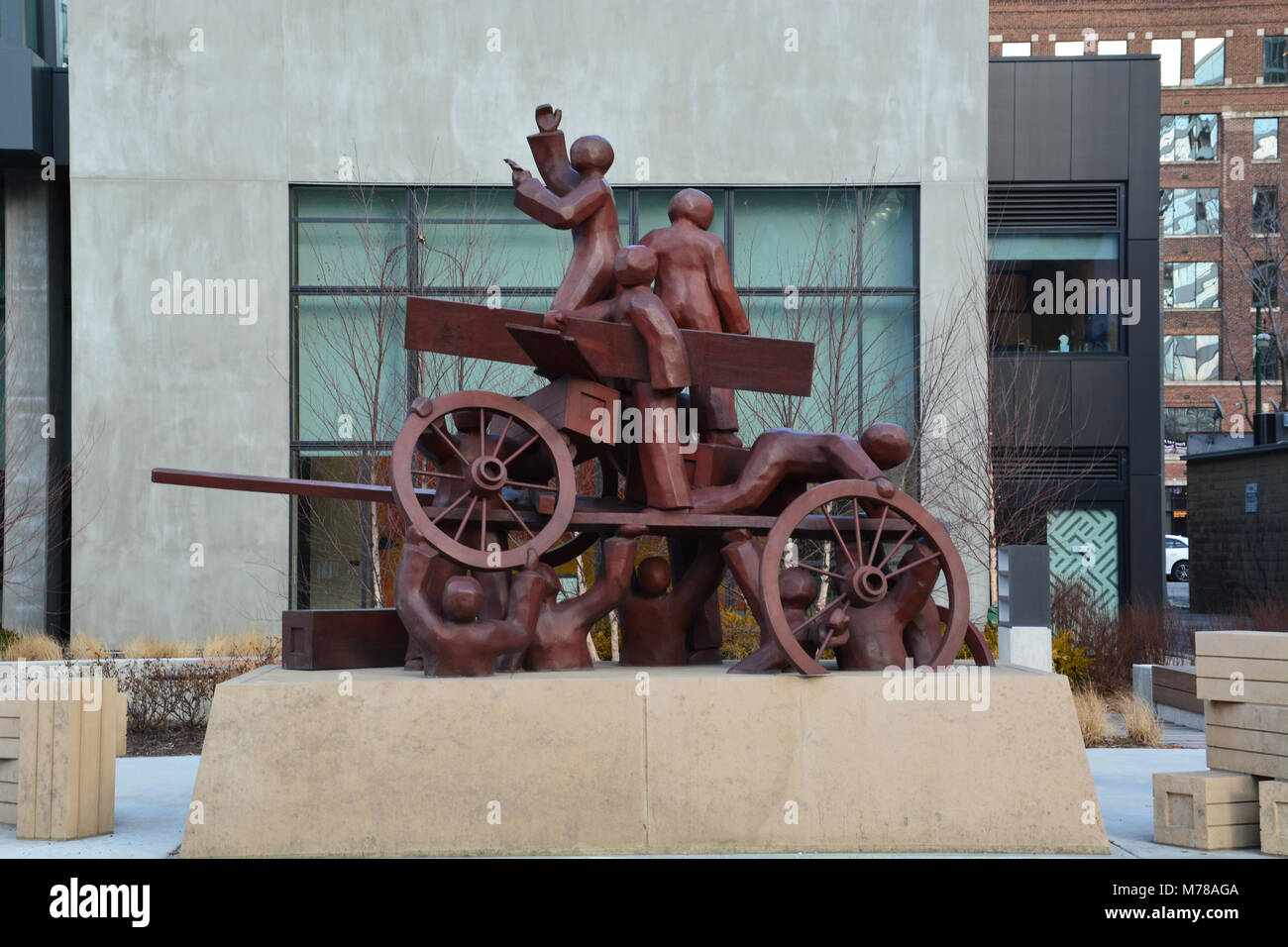 Una scultura segna il lavoro spot di altoparlanti in Chicago's Haymarket Square. Una bomba gettata presso la polizia durante la manifestazione a partire una sommossa Maggio 4, 1886. Foto Stock
