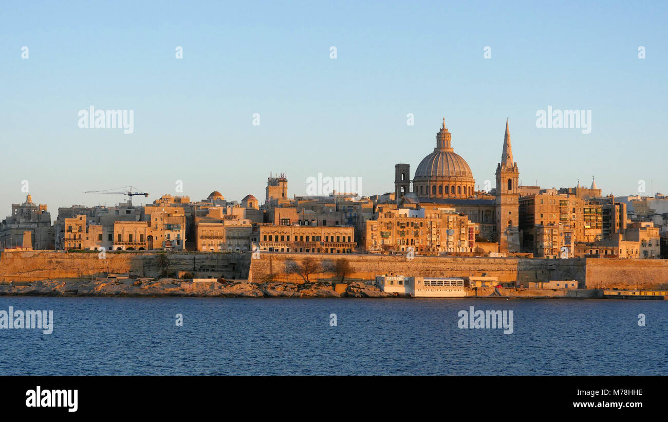 Tramonto a La Valletta, la capitale di Malta. Foto Stock