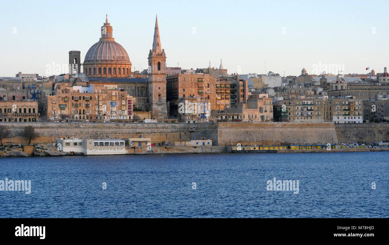 Tramonto a La Valletta, la capitale di Malta. Foto Stock