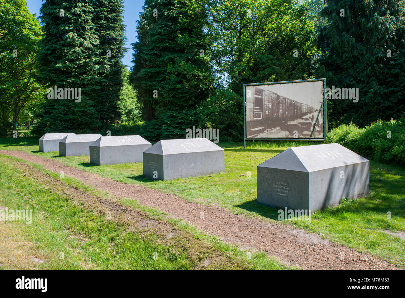 Monumento del campo di concentramento di Westerbork, il camp di transito utilizzato dai tedeschi nella seconda guerra mondiale la deportazione di ebrei persone provenienti da Olanda Foto Stock