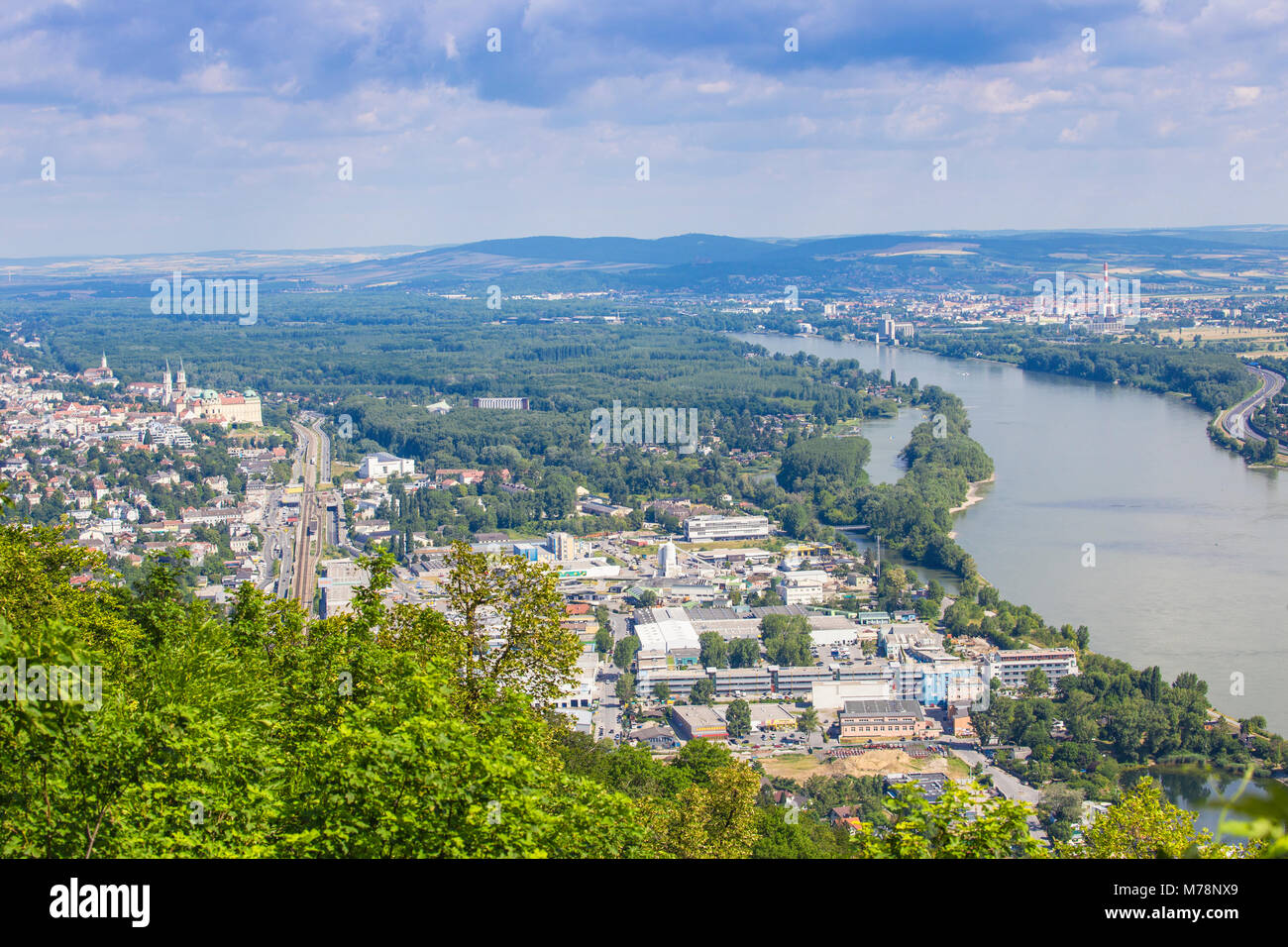 Vista del fiume Danubio e a Vienna, Austria, Europa Foto Stock