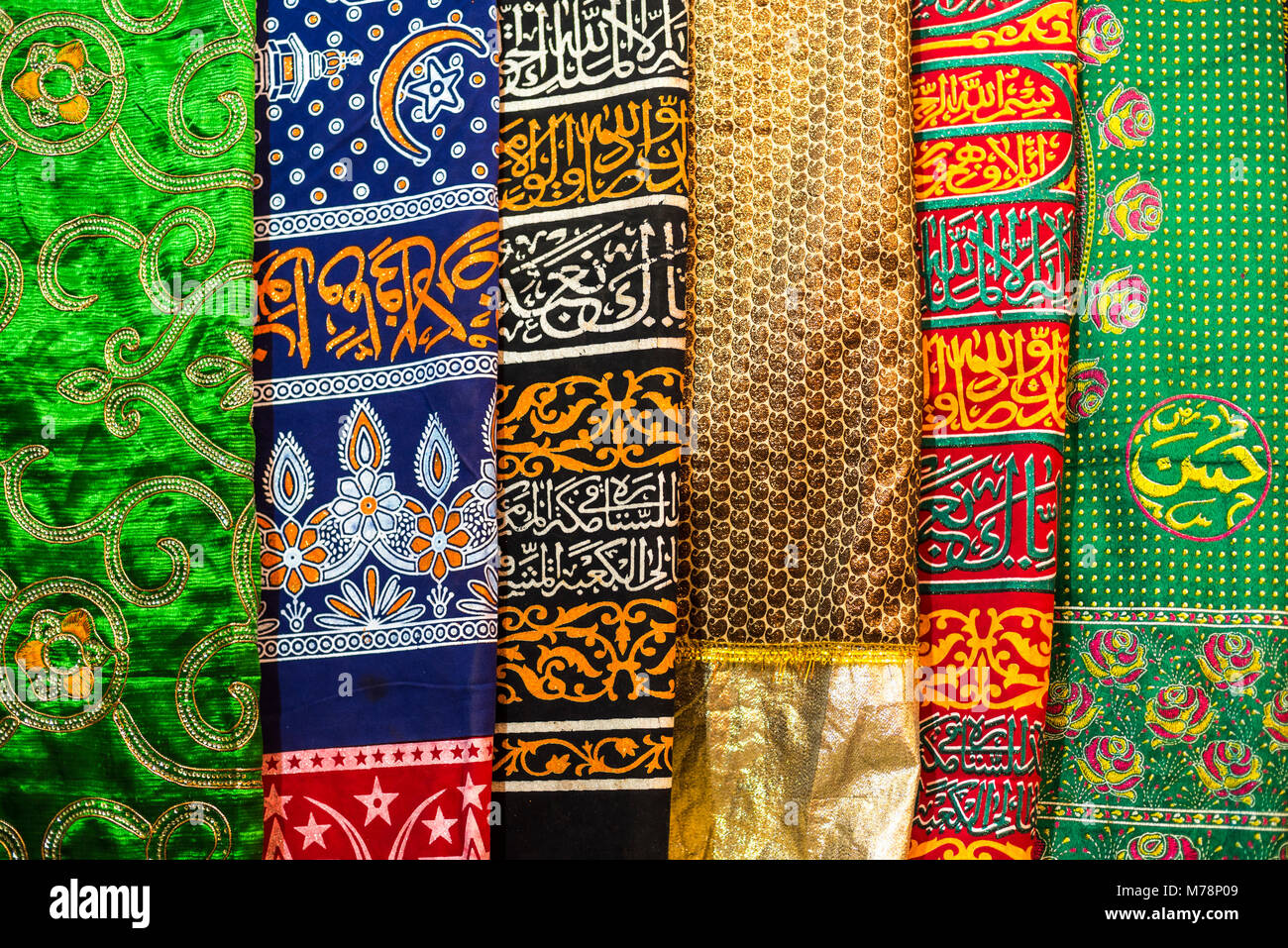 Pashmina colorate sciarpe, Nuova Delhi, India, Asia Foto Stock