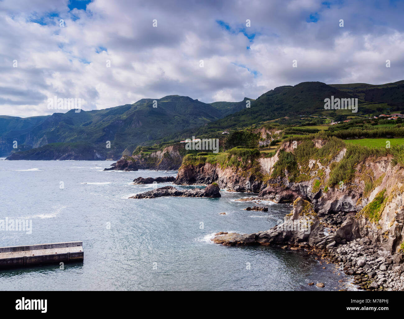 Costa di sull isola di Flores, Azzorre, Portogallo, Atlantico, Europa Foto Stock