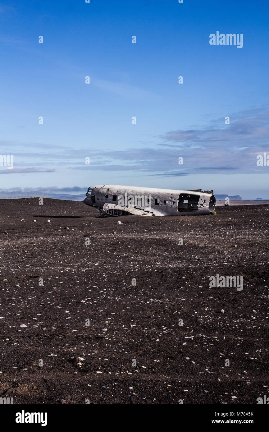 Si è schiantato marina degli Stati Uniti Super Douglas DC-3 piano sulla spiaggia Sólheimasandur in Islanda Foto Stock