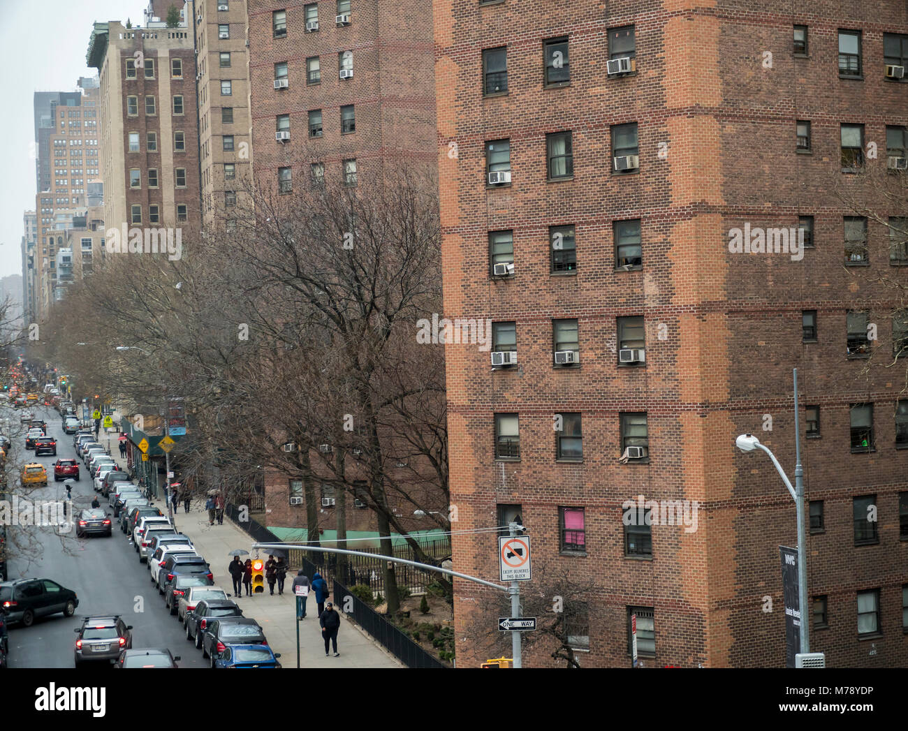 La massiccia NYCHA Elliot complesso di case di appartamenti nel quartiere di Chelsea di New York si è visto il sabato 24 febbraio, 2018. (© Richard B. Levine) Foto Stock