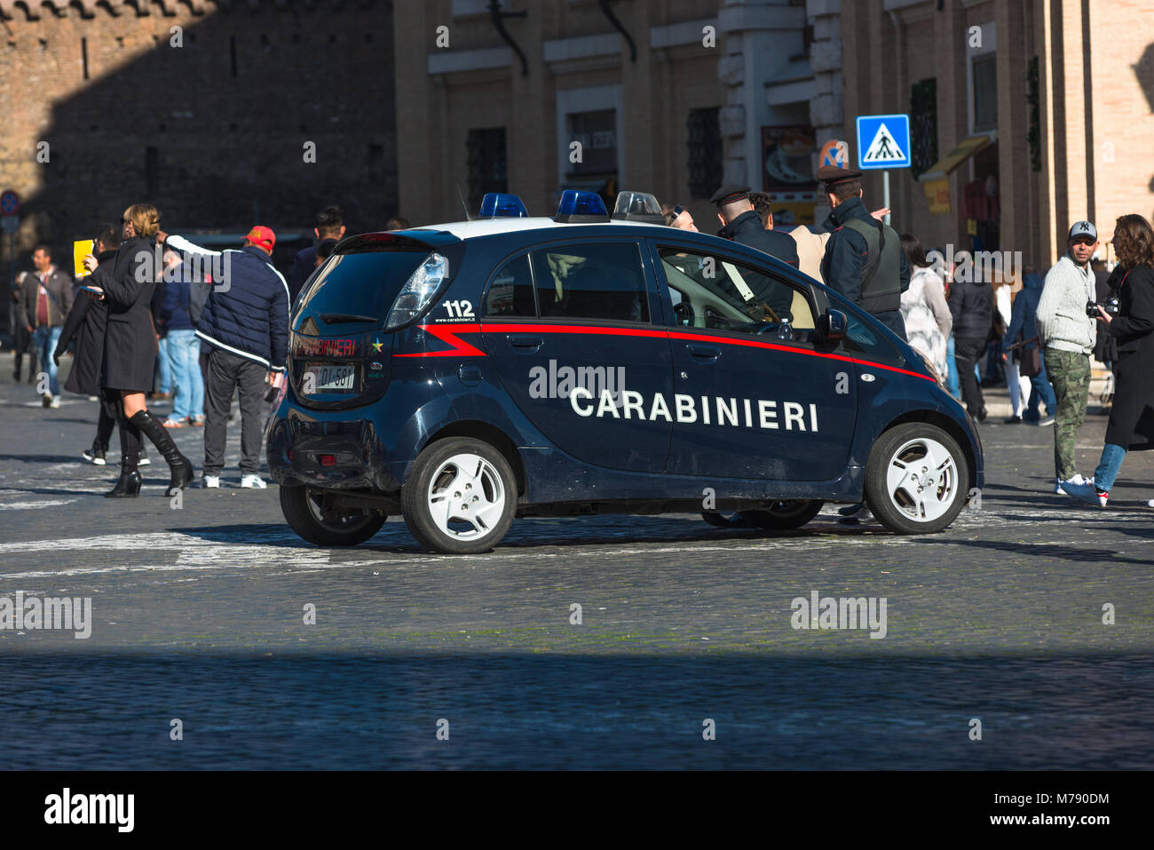 Carabinieri auto in Piazza San Pietro e la Città del Vaticano, Roma, Italia. Foto Stock
