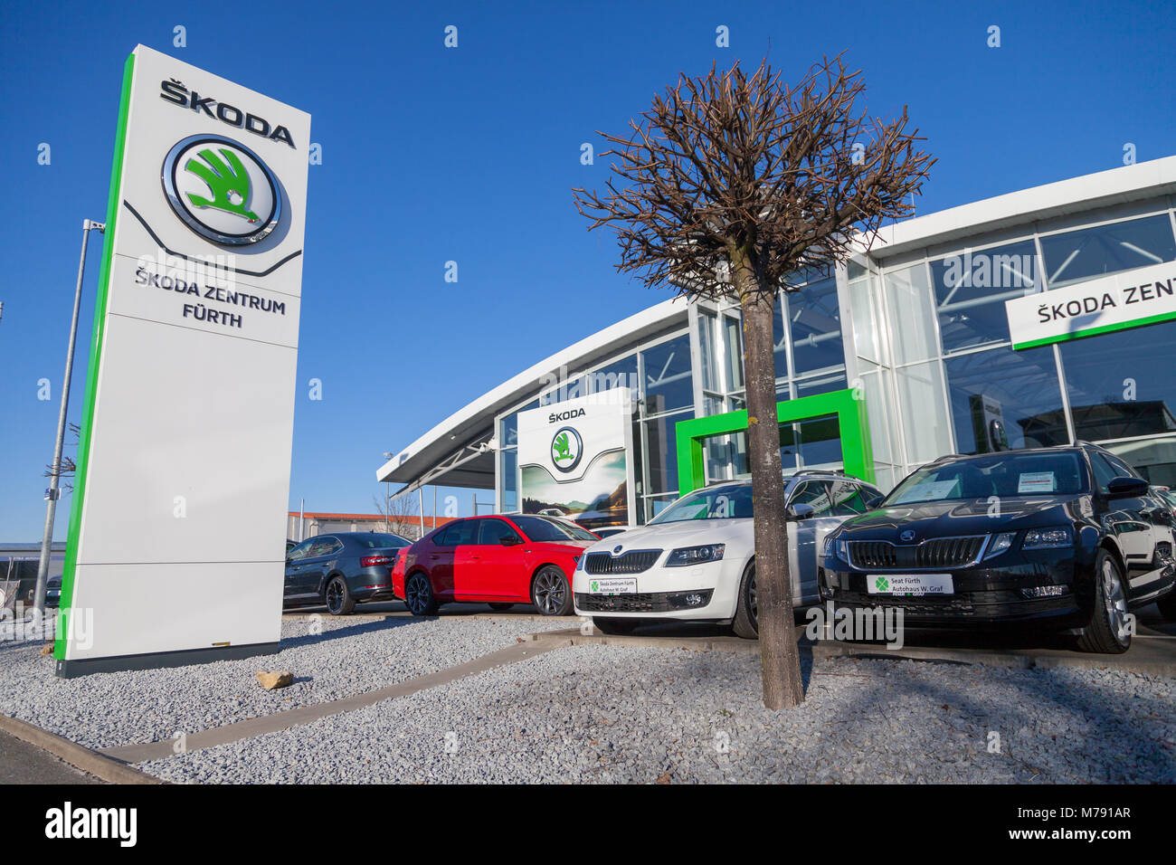 NUERNBERG / Germania - 4 Marzo 2018: Skoda logo su un rivenditore di auto in Germania. Skoda è un ceco produttore di automobili fondata nel 1895 come Laurin e kle Foto Stock