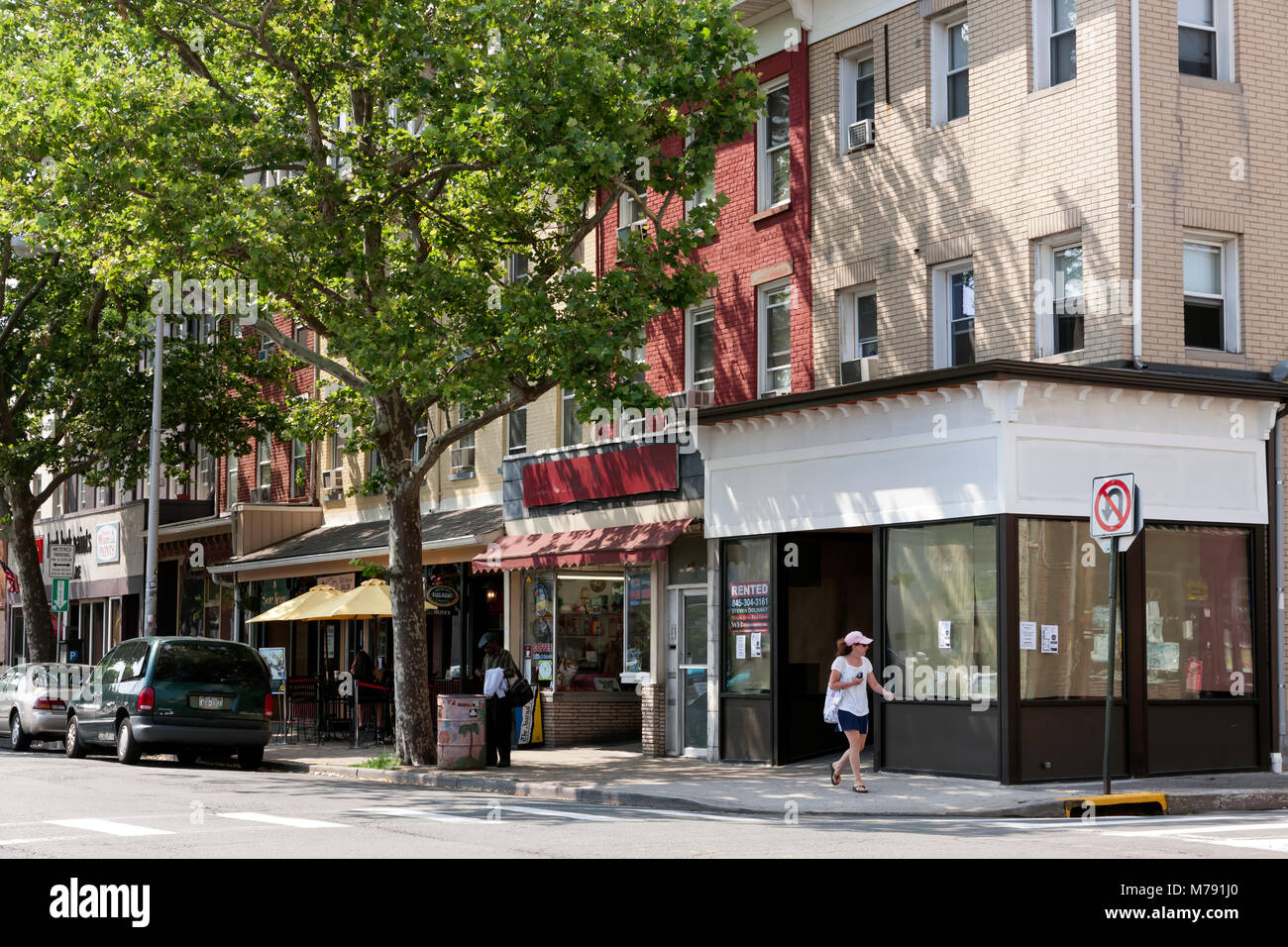 Il centro di Main Street nel villaggio di Nyack in Rockland County, New York, Stati Uniti d'America. Foto Stock