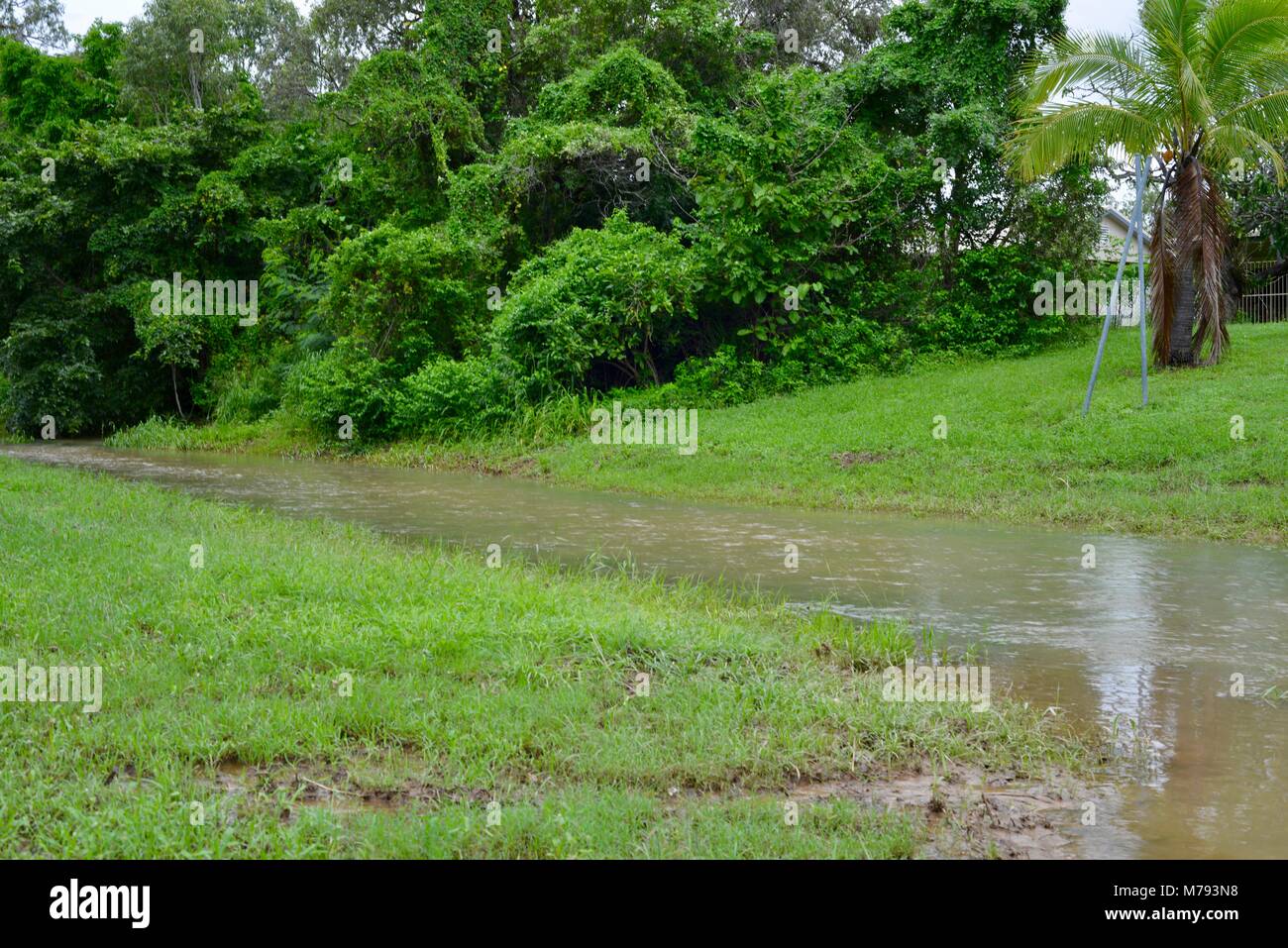 Inondazioni in Annandale townsville dopo la tempesta e la pioggia pesante, Townsville, Queensland, Australia Foto Stock