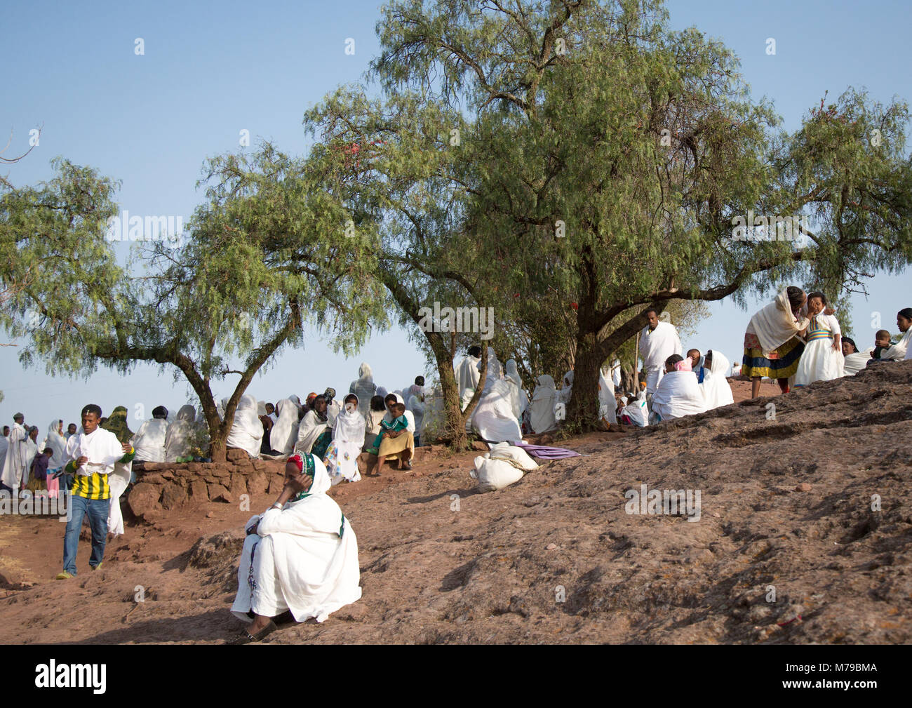 Pellegrini durante Kidane Mehret celebrazione ortodossa (st Mary cerimonia, il coperchio della misericordia), Amhara Region, Lalibela, Etiopia Foto Stock