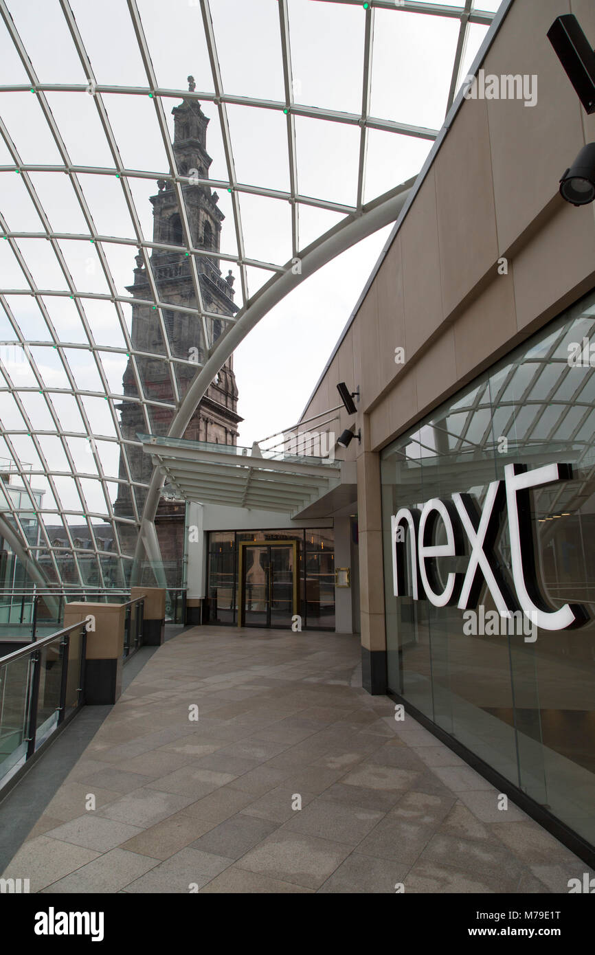Leeds Trinità Shopping Center a Leeds, Regno Unito. Il centro commerciale aperto nel 2013 e prende il nome dalla vicina chiesa della Santa Trinità. Foto Stock