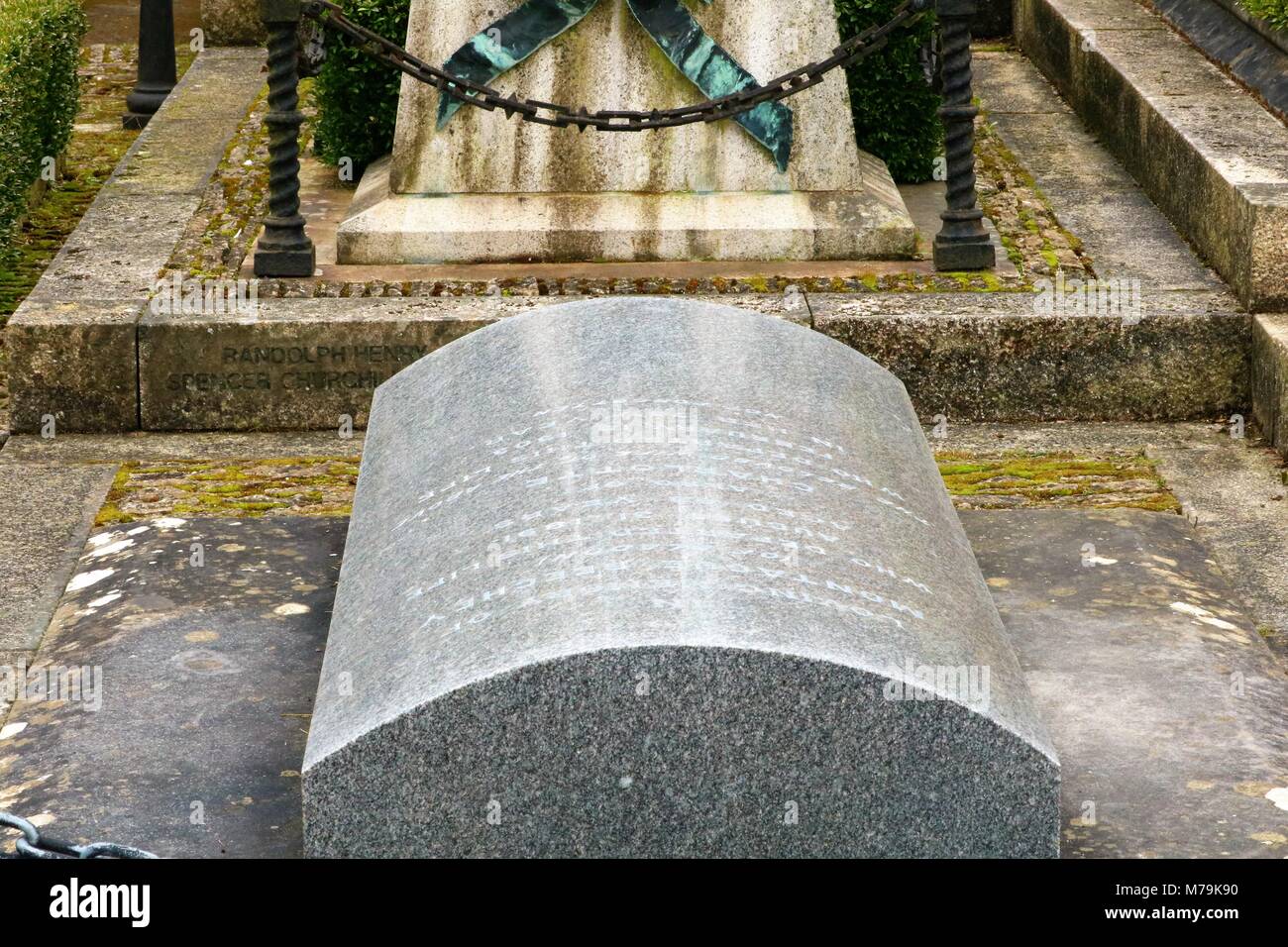 Sir Winston Churchill e tombe di famiglia a Bladon, Oxfordshire, Regno Unito Foto Stock