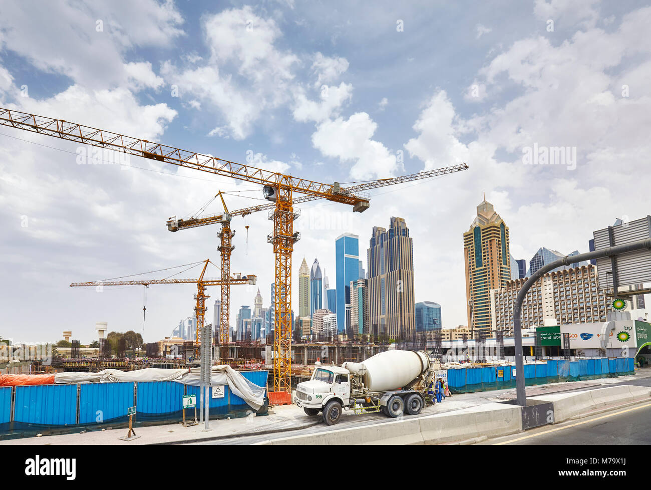 Dubai, Emirati Arabi Uniti - 01 Maggio 2017: costruzione sito in rapida crescita del centro città. Foto Stock