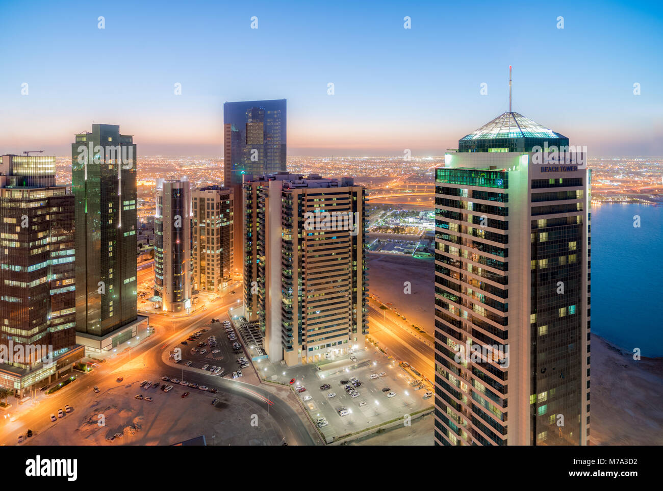الدوحة، Doha, Qatar, city scape al tramonto. Foto Stock