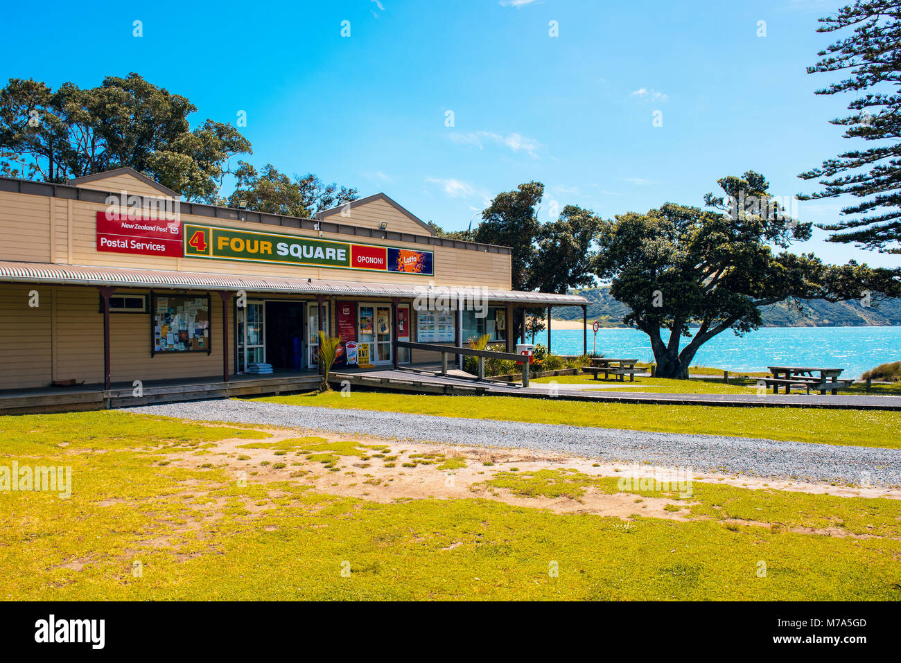 Supermercato a Opononi sul Hokianga Harbour, costa ovest dell'Isola del nord, Nuova Zelanda Foto Stock