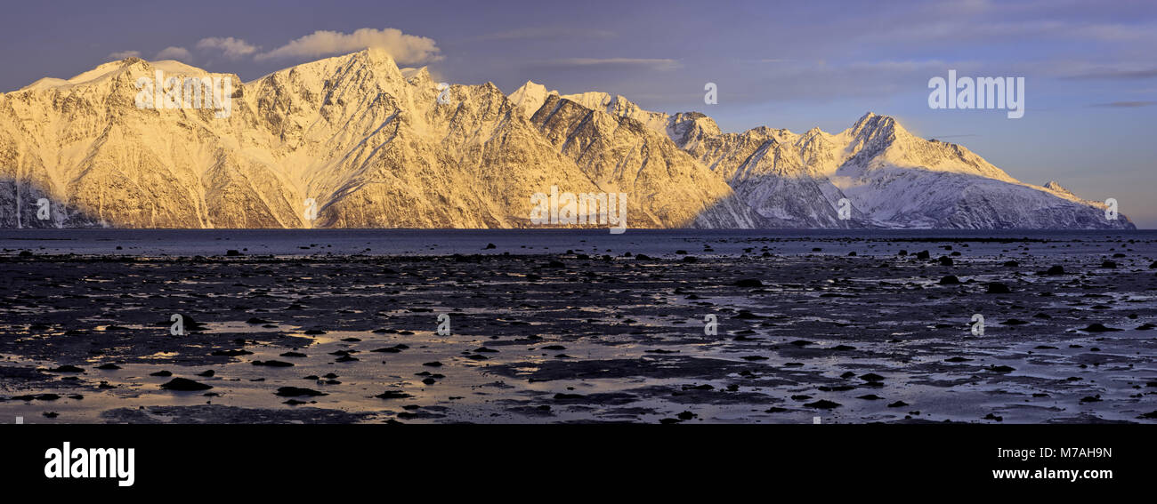 Norvegia, area di Troms, alpi Lyngen, Lyngen fjord, Foto Stock
