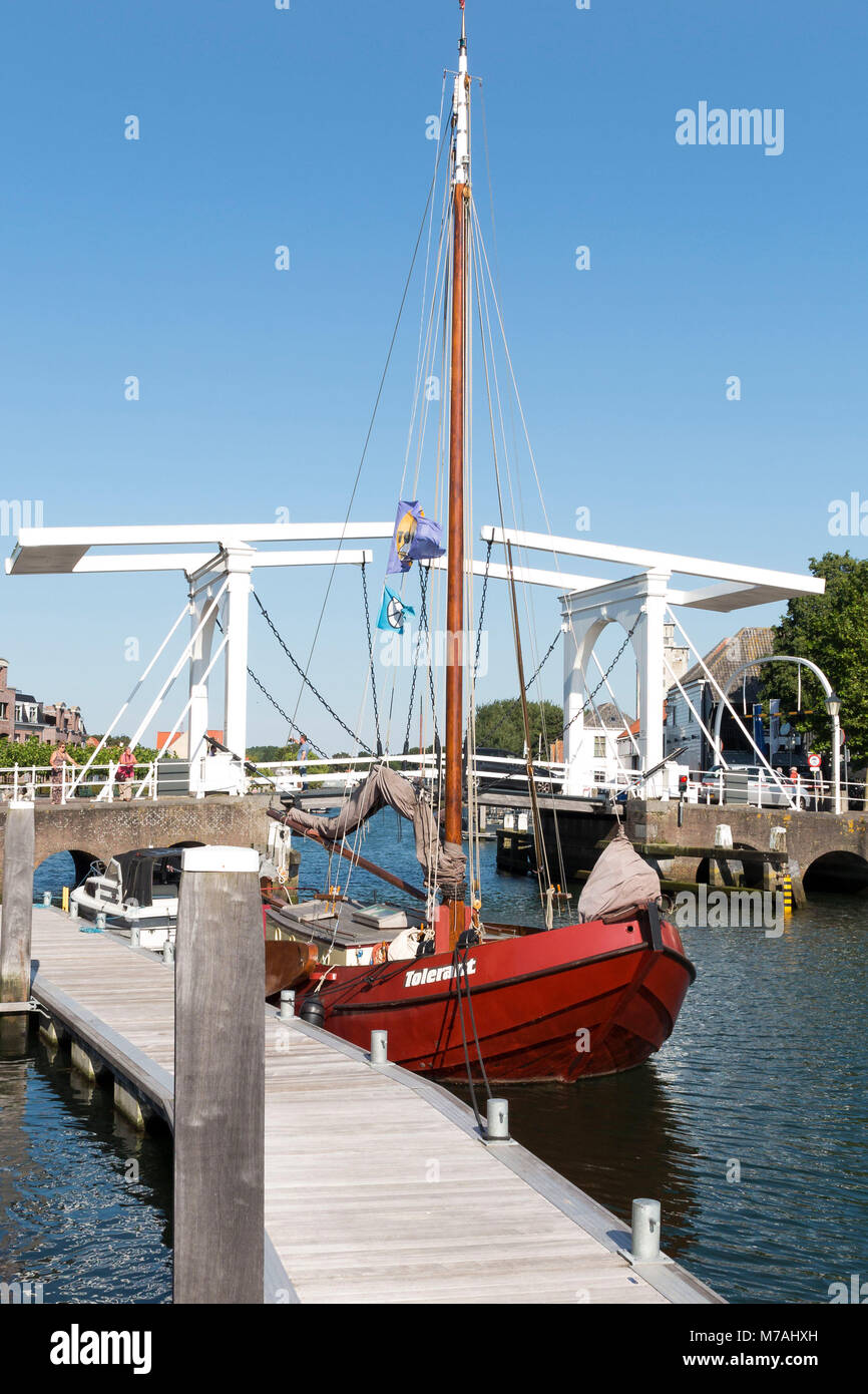 Nel porto di Zierikzee su Zeeland / Paesi Bassi Foto Stock
