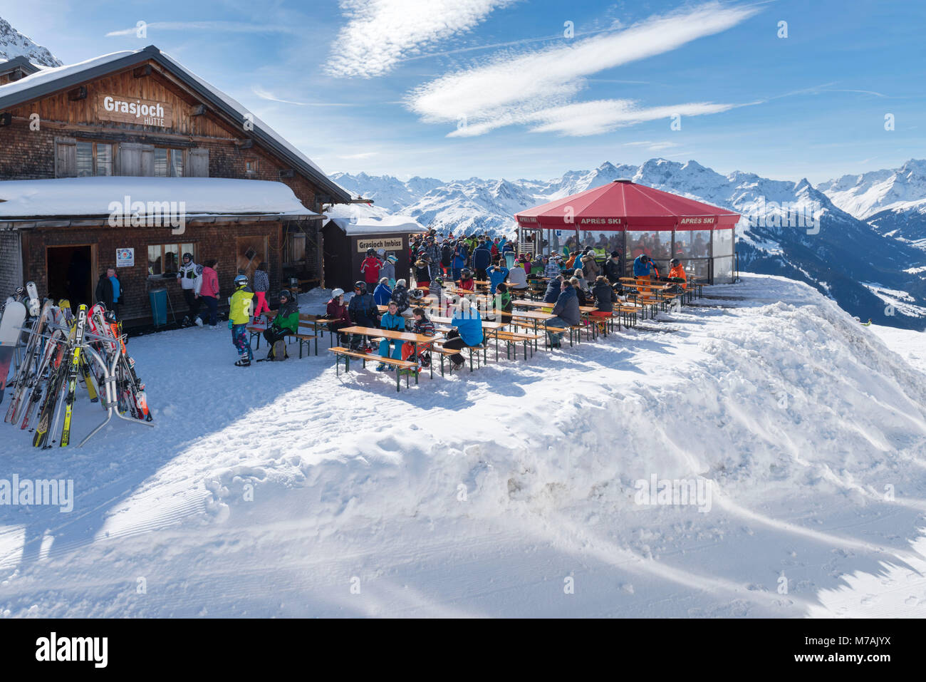 Austria, Montafon, zona sciistica Silvretta Montafon, il Grasjochhütte (capanna alpina) (1975 m), al di sotto del Hochjoch (2520 m). Foto Stock