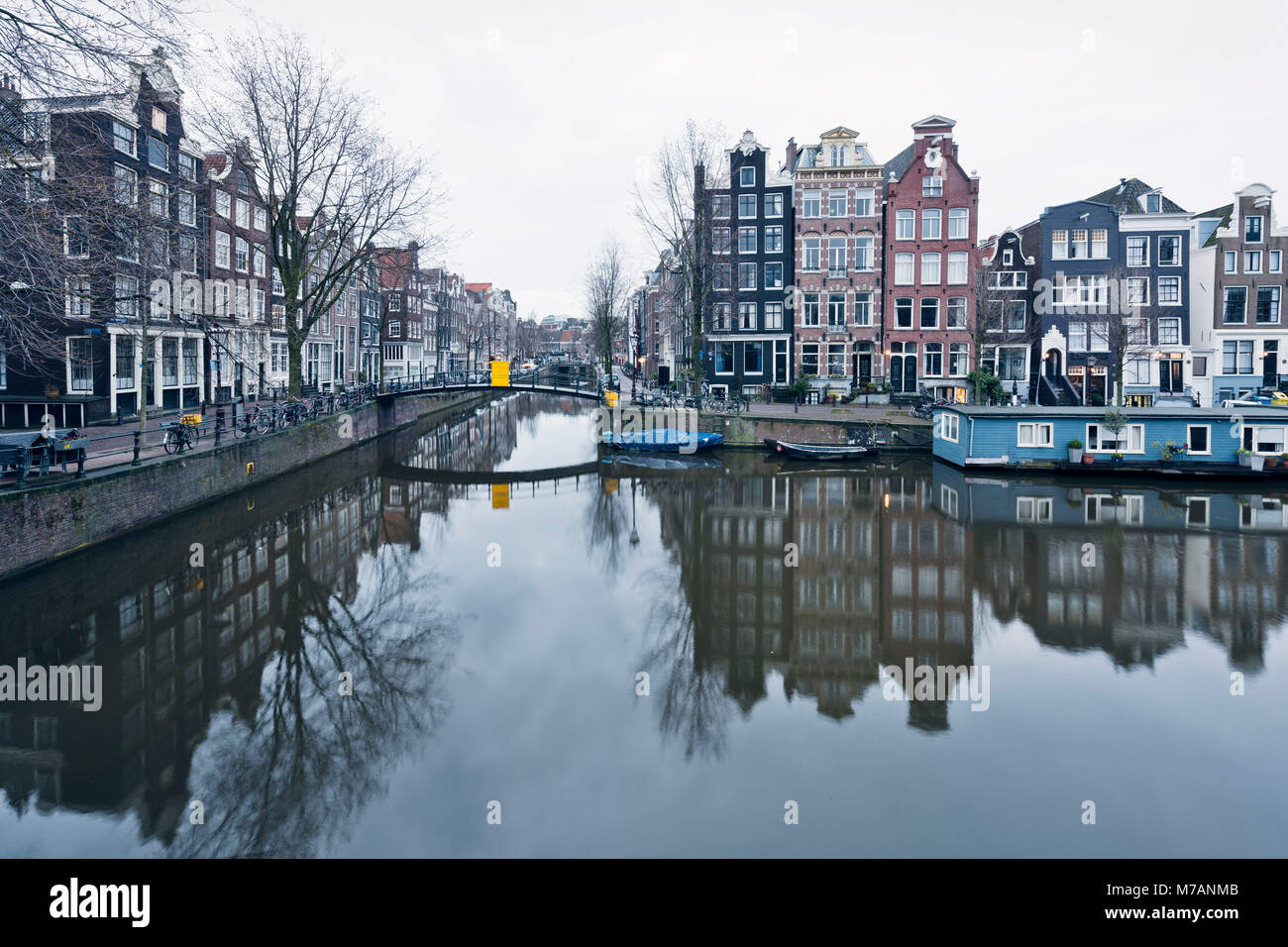 Atmosferica vista città di Amsterdam nei Paesi Bassi Foto Stock