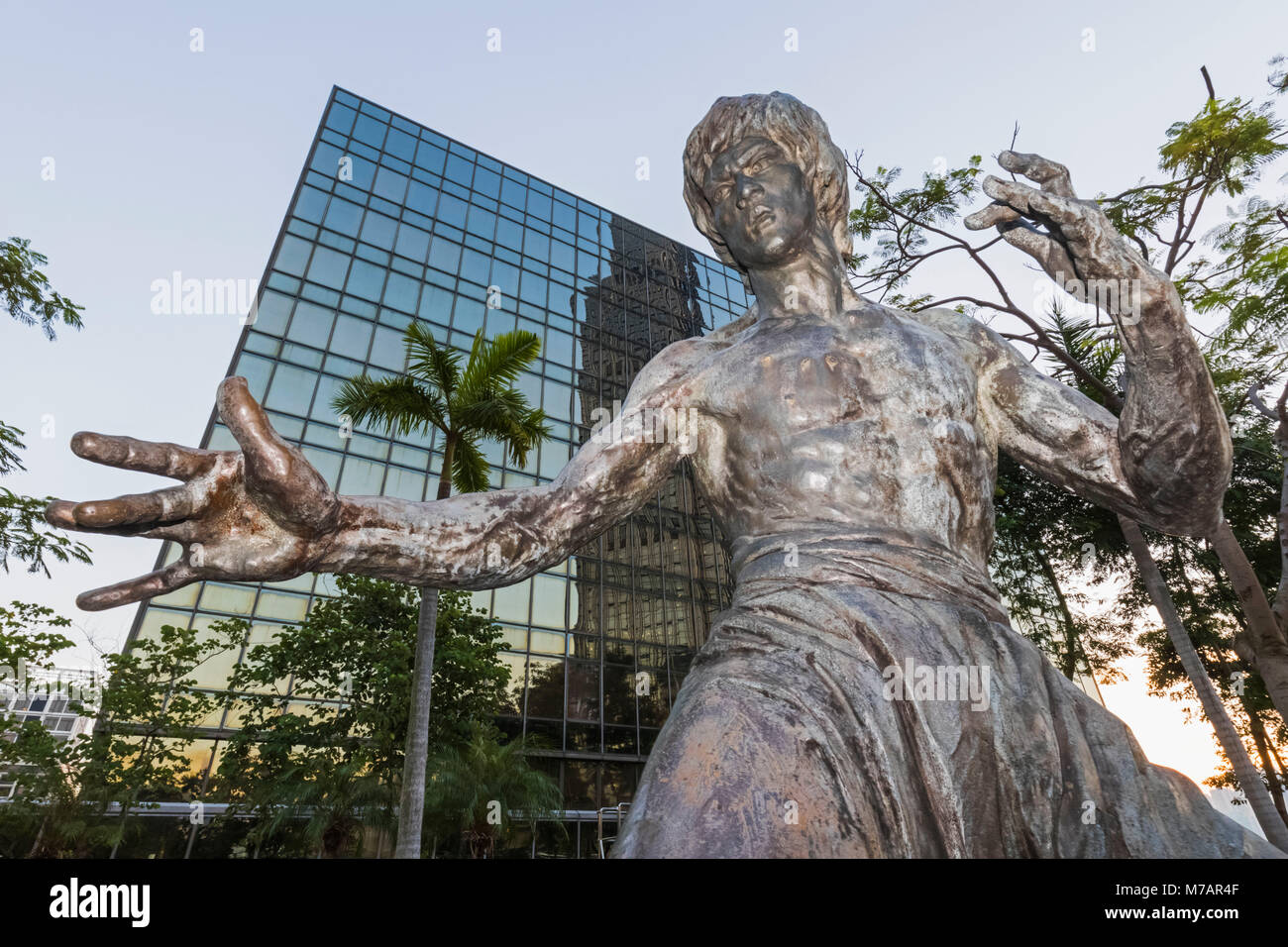 Cina, Hong Kong Kowloon, giardino di stelle, Statua di Bruce Lee Foto Stock