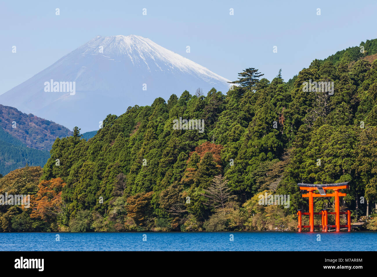 Giappone, Honshu, Fuji-Hakone-Izu National Park, Lago Ashinoko e Mt.Fuji Foto Stock
