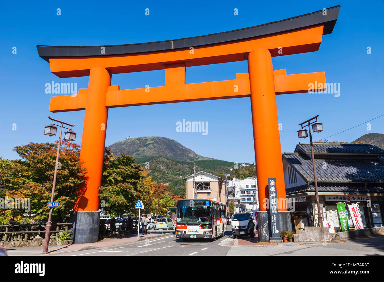 Giappone, Honshu, Fuji-Hakone-Izu National Park, il cancello di ingresso alla città di Hakone Foto Stock