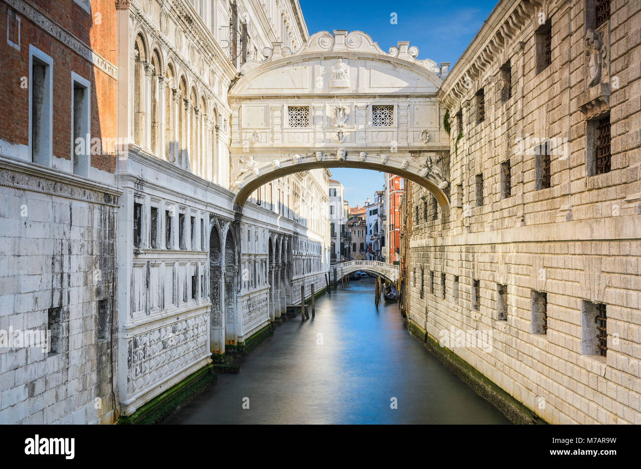 Il famoso Ponte dei Sospiri a Venezia, Italia Foto Stock