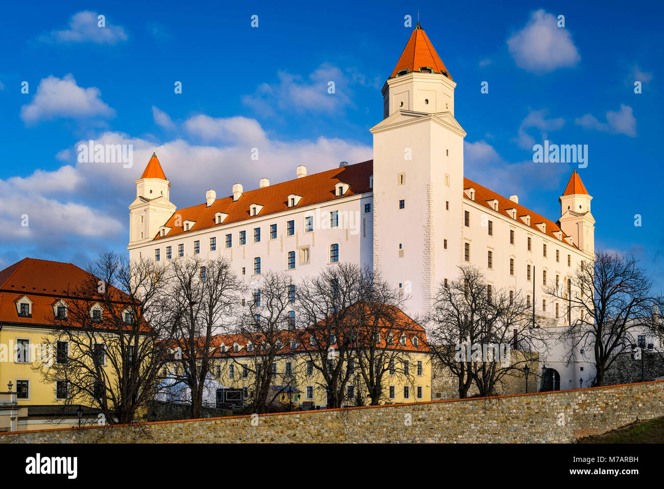 Castello di Bratislava in una giornata di sole, Slovacchia Foto Stock