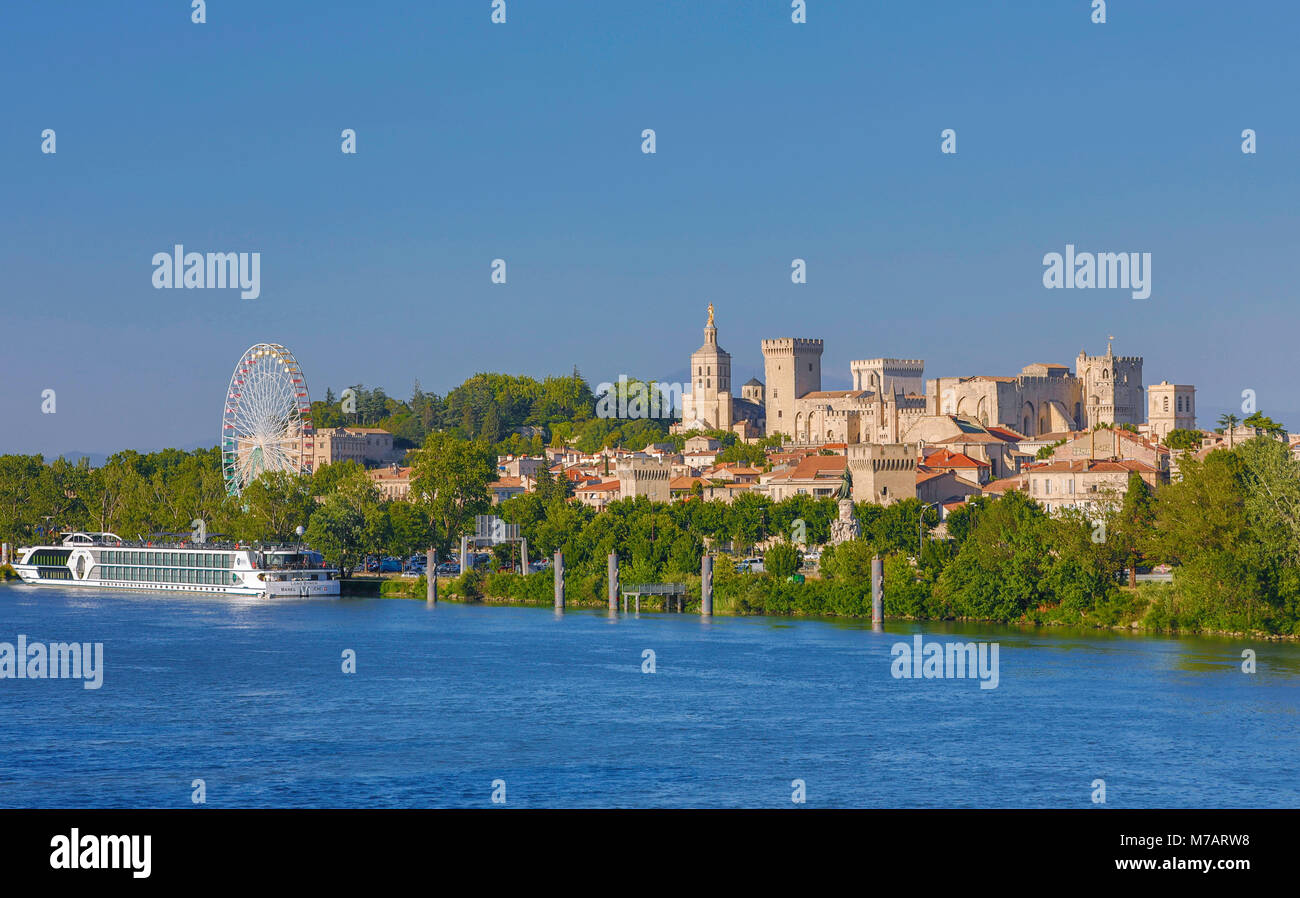 Francia, regione della Provenza, città di Avignone, il Palazzo dei Papi, skyline, Rhone river, W.H., Foto Stock
