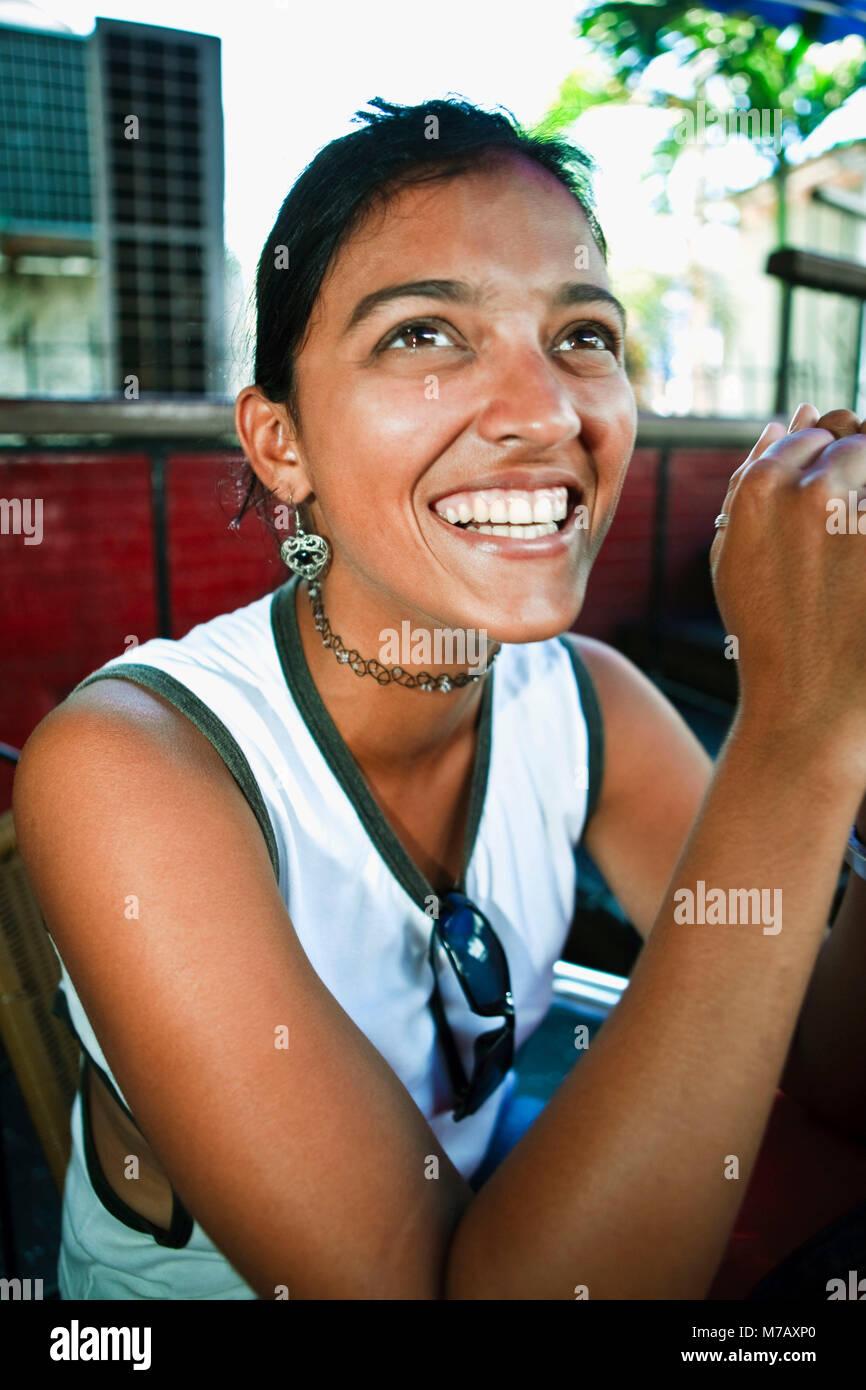 Close-up di una donna sorridente Foto Stock