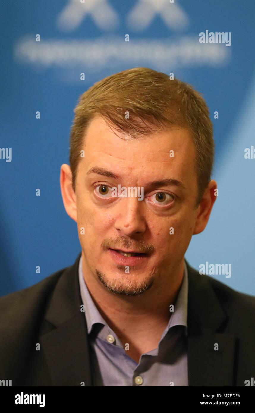 08 marzo 2018, Corea del Sud, PyeongChang: Andrew Parsons, Presidente del Comitato Paralimpico Internazionale, dà un'intervista. Foto: Karl-Josef Hildenbrand/dpa Foto Stock