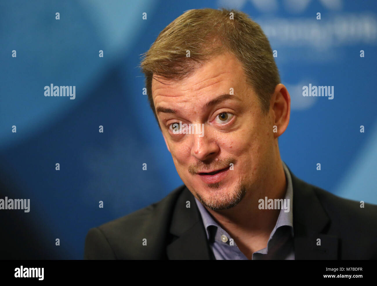 08 marzo 2018, Corea del Sud, PyeongChang: Andrew Parsons, Presidente del Comitato Paralimpico Internazionale, dà un'intervista. Foto: Karl-Josef Hildenbrand/dpa Foto Stock