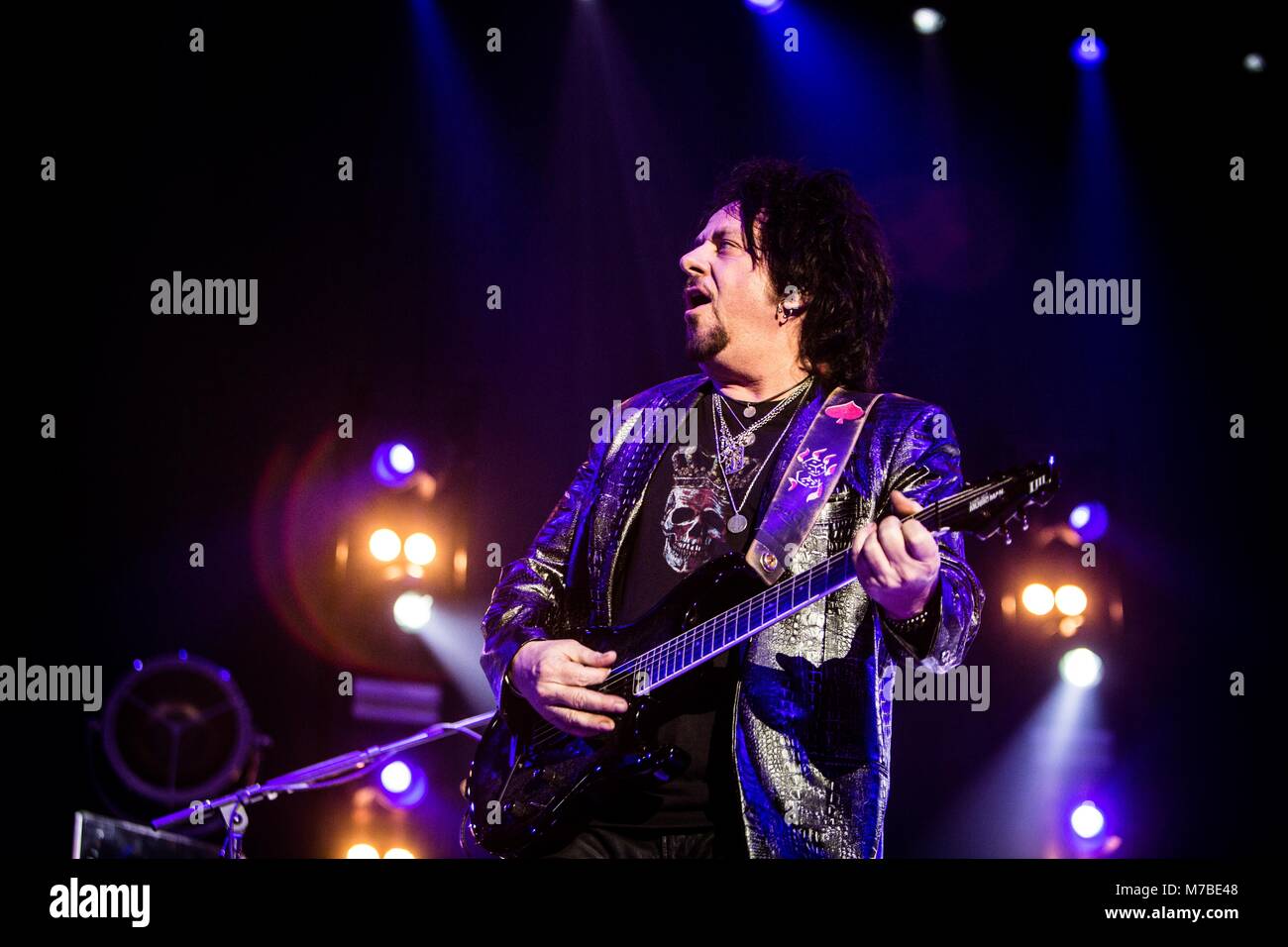 Milano, Italia. 10 marzo, 2018. Toto live al Mediolanum Forum Assago © Roberto Finizio / Alamy Live News Foto Stock