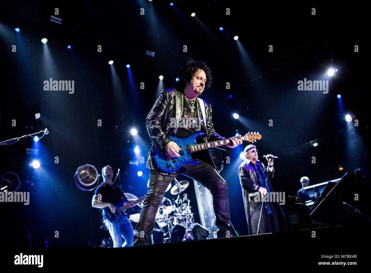 Milano, Italia. 10 marzo, 2018. Toto live al Mediolanum Forum Assago © Roberto Finizio / Alamy Live News Foto Stock